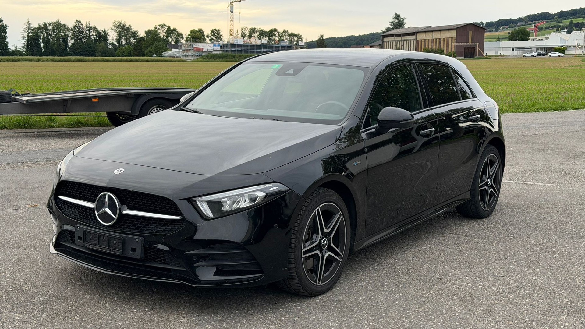 MERCEDES-BENZ A 250e AMG Line-image-0