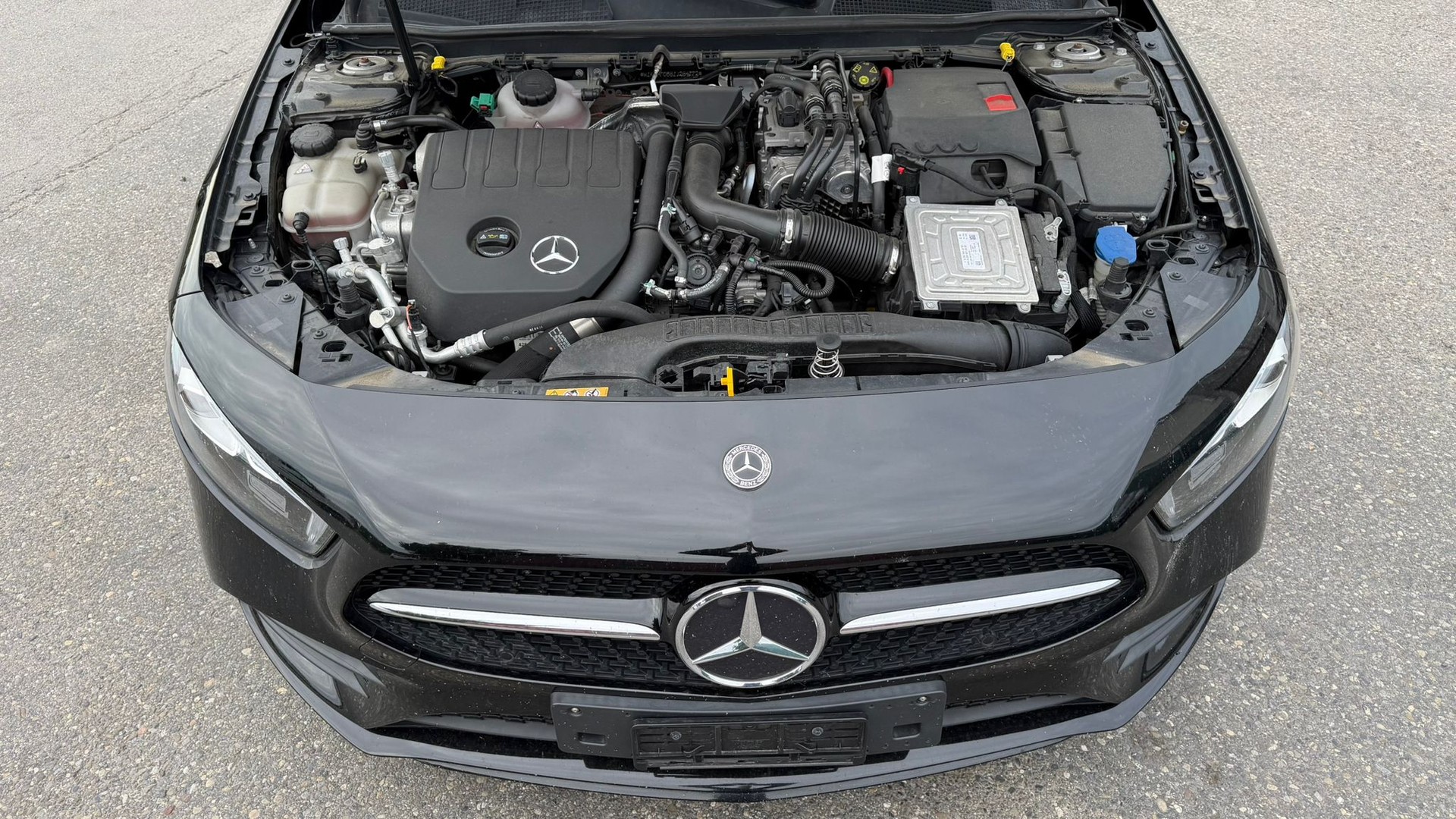 MERCEDES-BENZ A 250e AMG Line-image-10