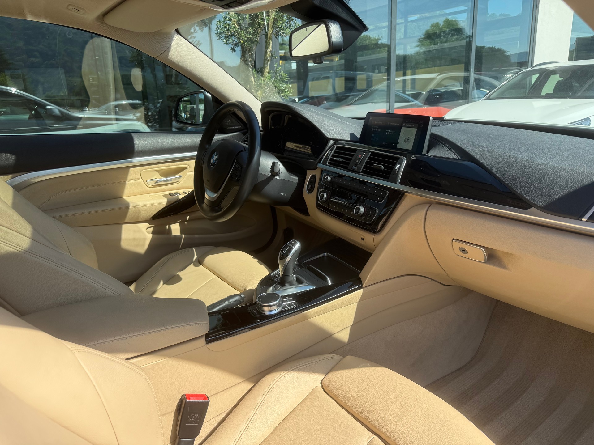 BMW 440i Coupé xDrive Luxury Line Steptronic-image-12