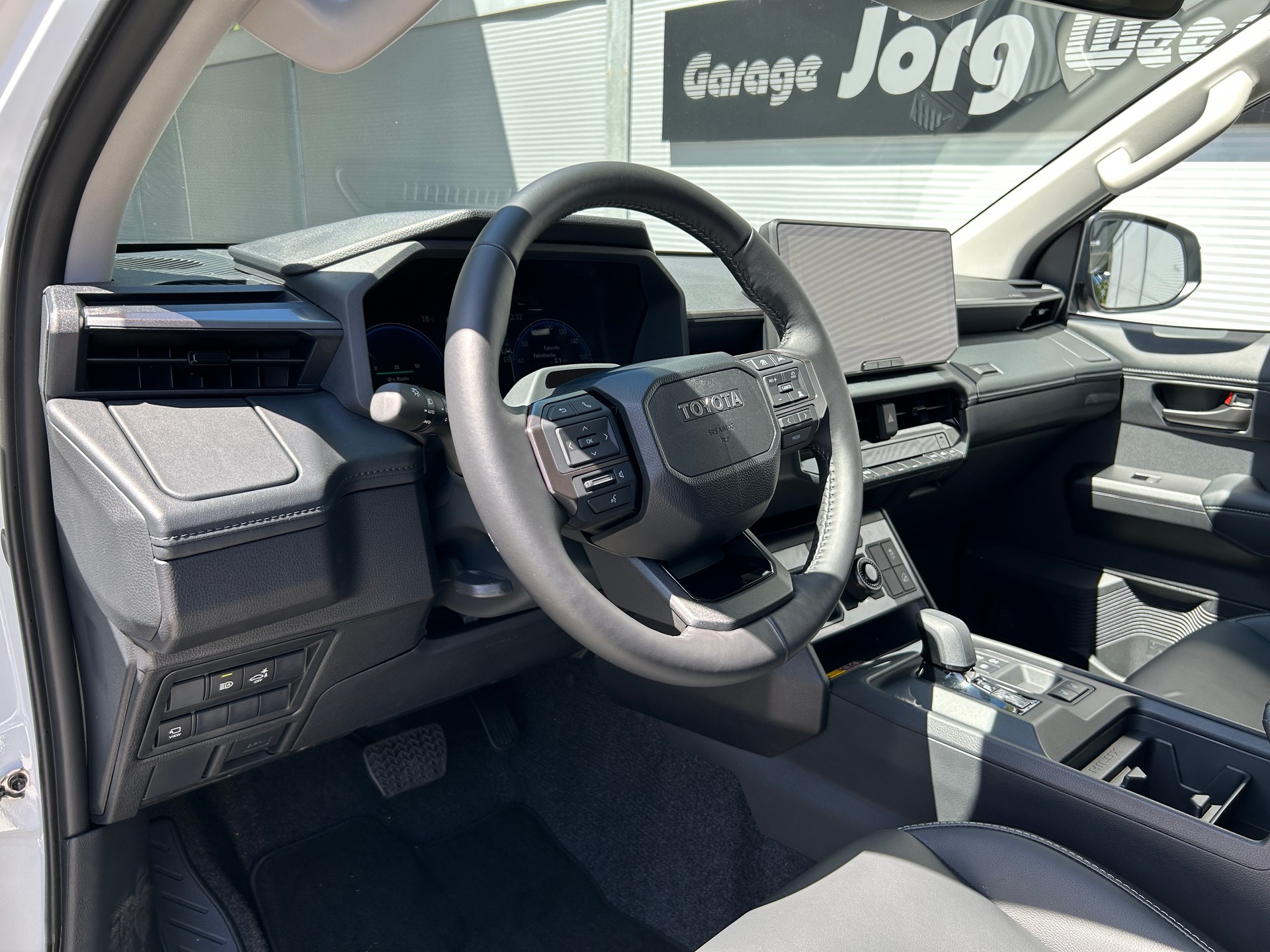 TOYOTA Double Cab Pick-up 59kWh Style-image-8