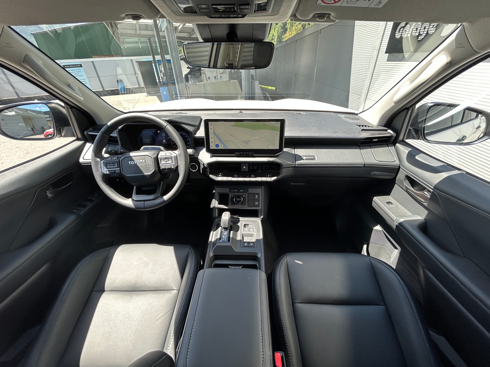 TOYOTA Double Cab Pick-up 59kWh Style-image-5