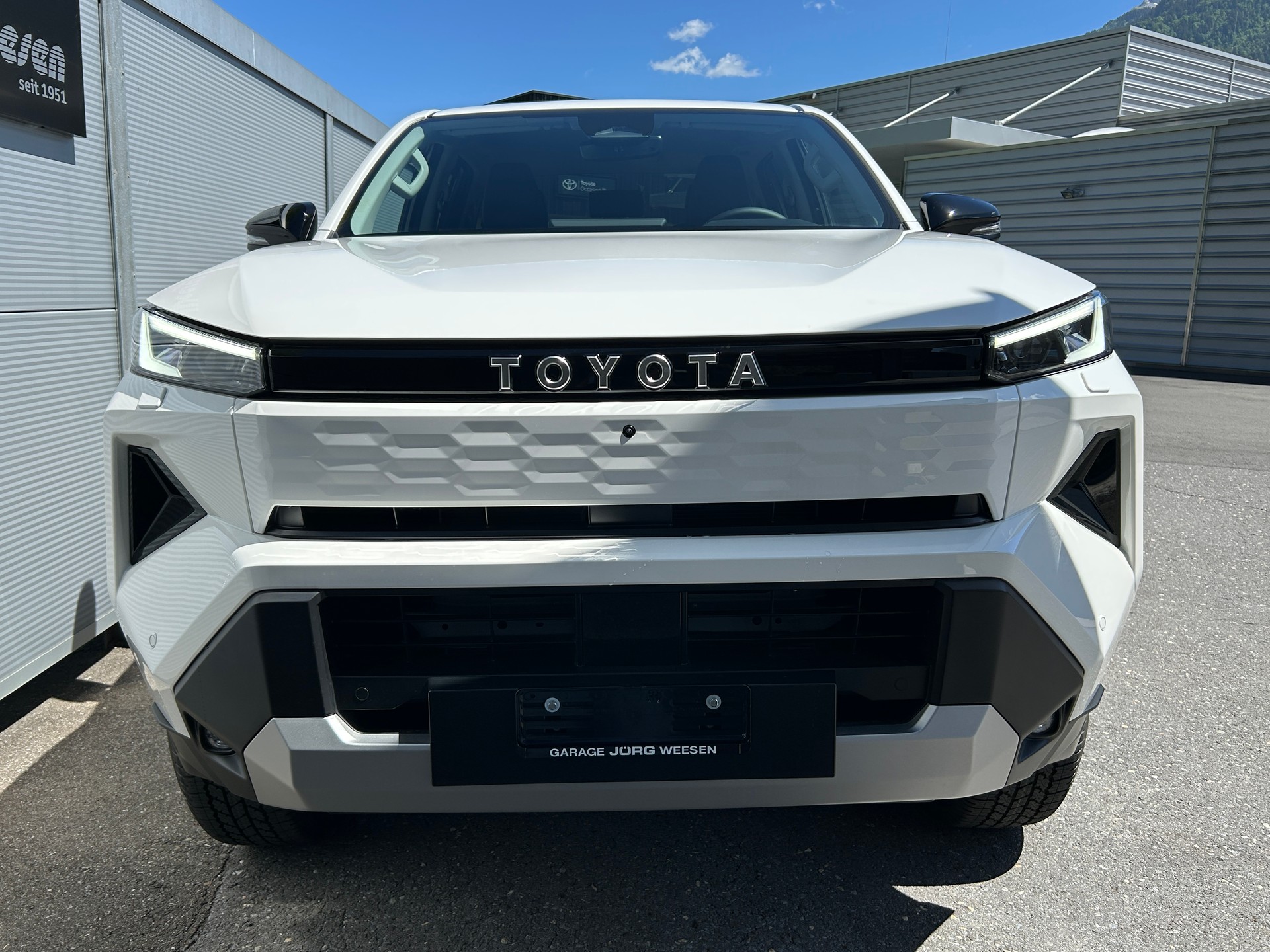 TOYOTA Double Cab Pick-up 59kWh Style-image-1