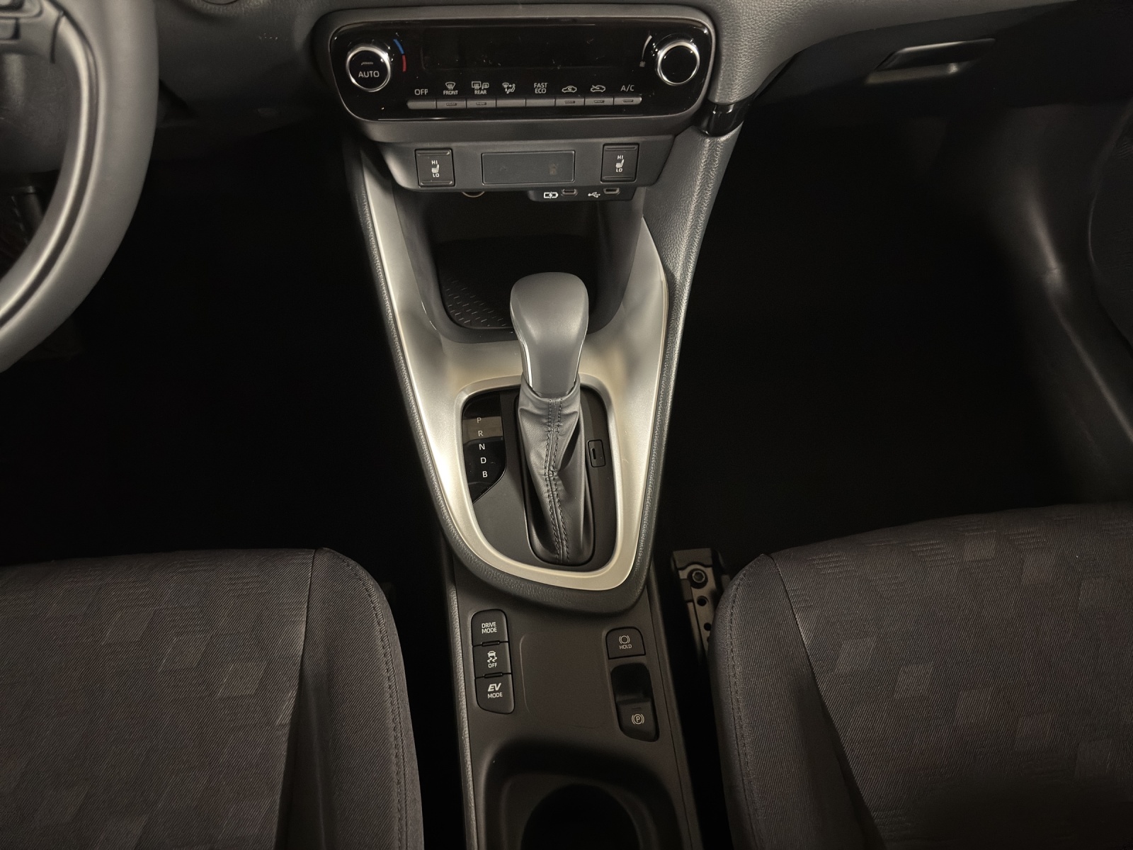 MAZDA 2 Hybrid Exclusive-Line-image-11