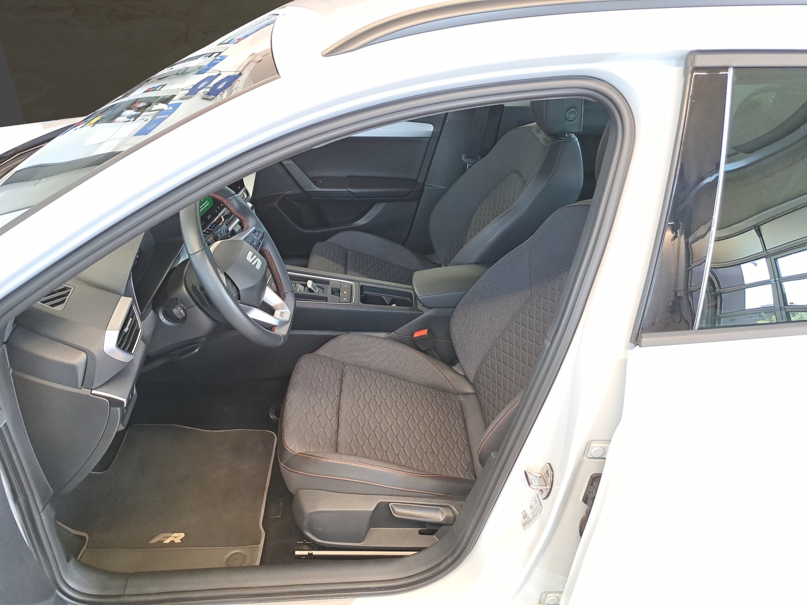 SEAT Leon ST 1.5 eHybrid FR DSG-image-15