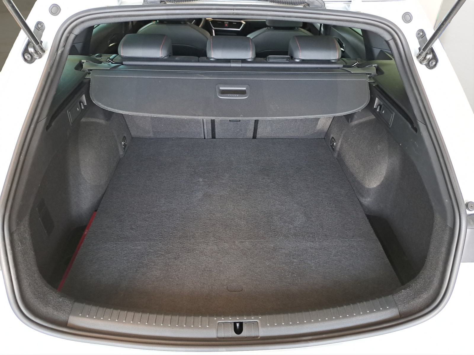 SEAT Leon ST 1.5 eHybrid FR DSG-image-22