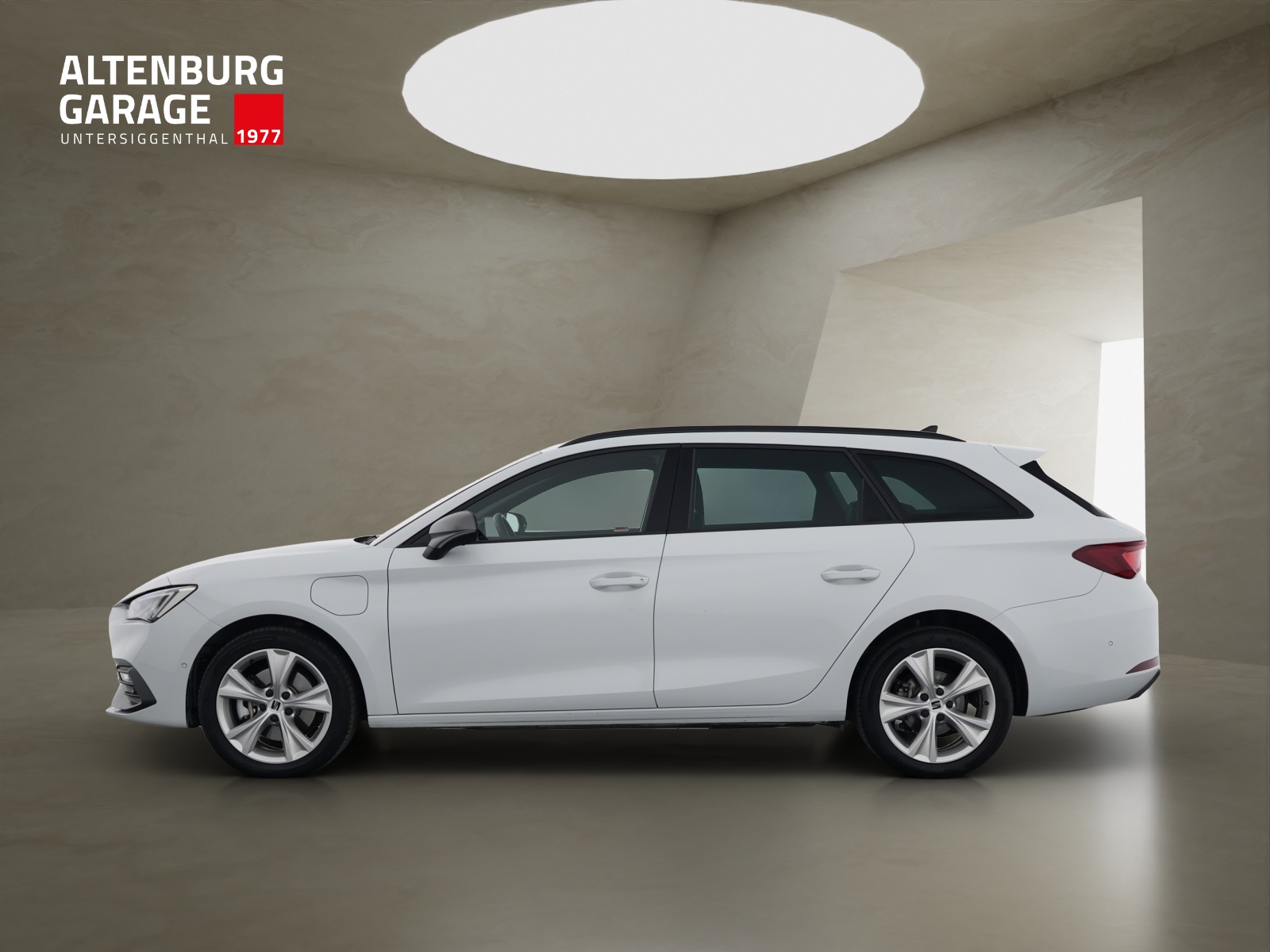 SEAT Leon ST 1.5 eHybrid FR DSG-image-1