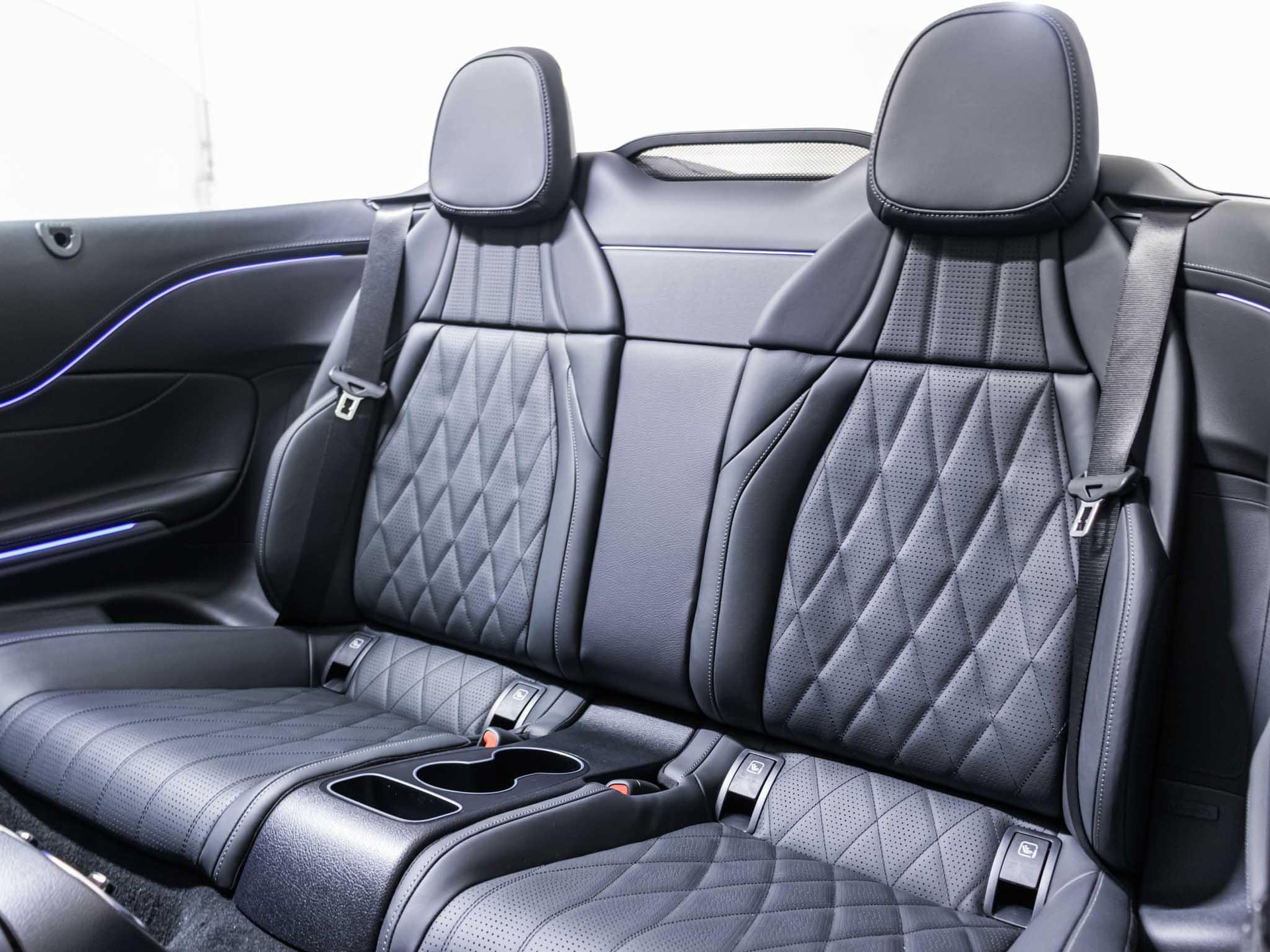 MERCEDES-BENZ CLE 53 AMG 4MATIC+ Cabriolet-image-6