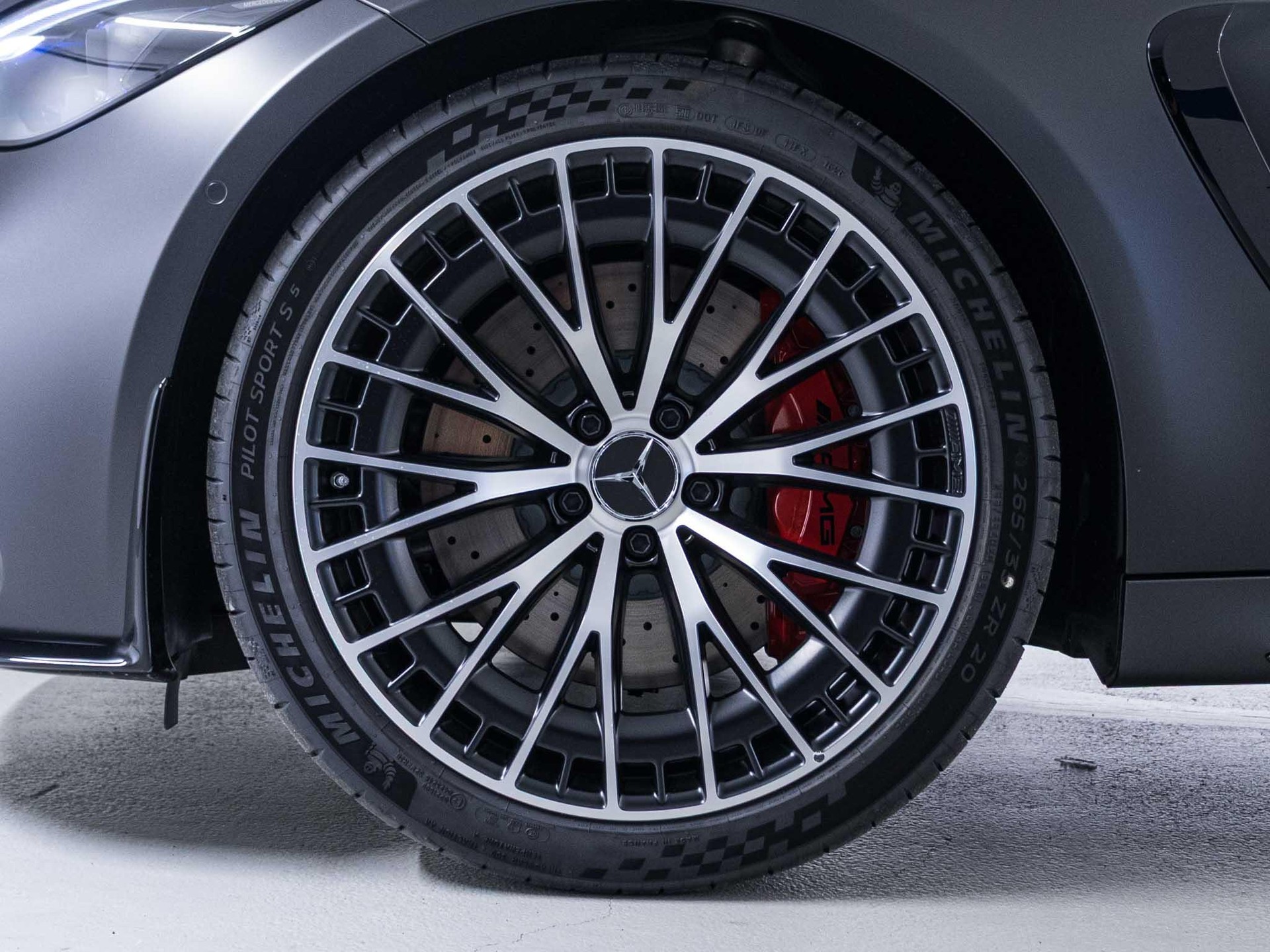 MERCEDES-BENZ CLE 53 AMG 4MATIC+ Cabriolet-image-12