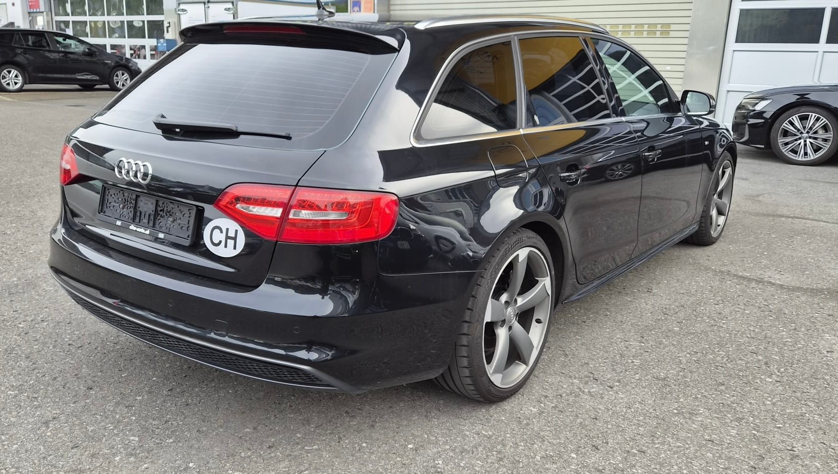 AUDI A4 Avant 2.0 TDI S- Line 4x4 *** Navigation *Teilleder * Klima * AHK 1600 kg. * ab MFK 03.06.2026 * 1 Jahr Garantie möglich ***-image-4