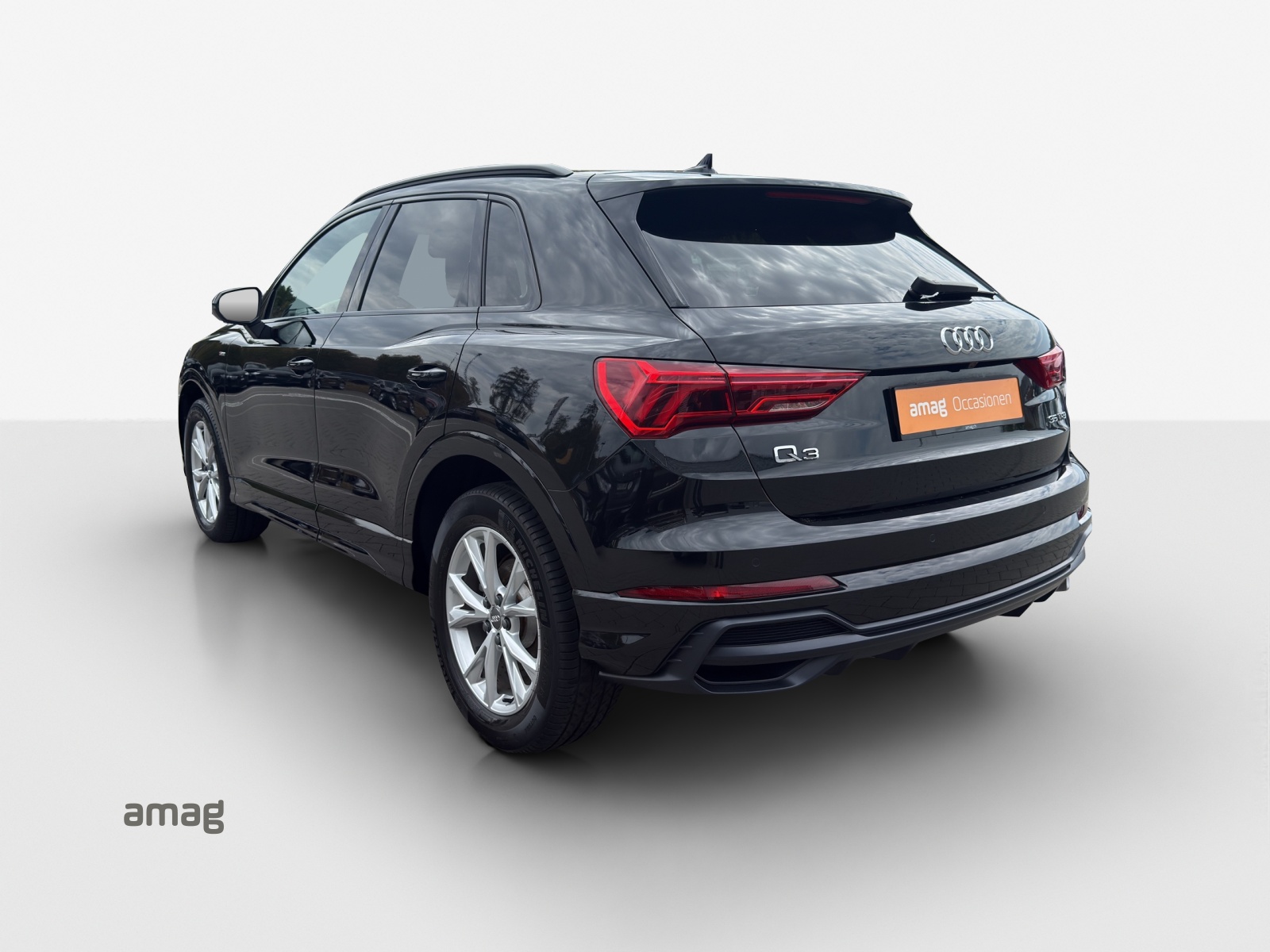 AUDI Q3 35 TFSI S line Attraction S-tronic-image-2