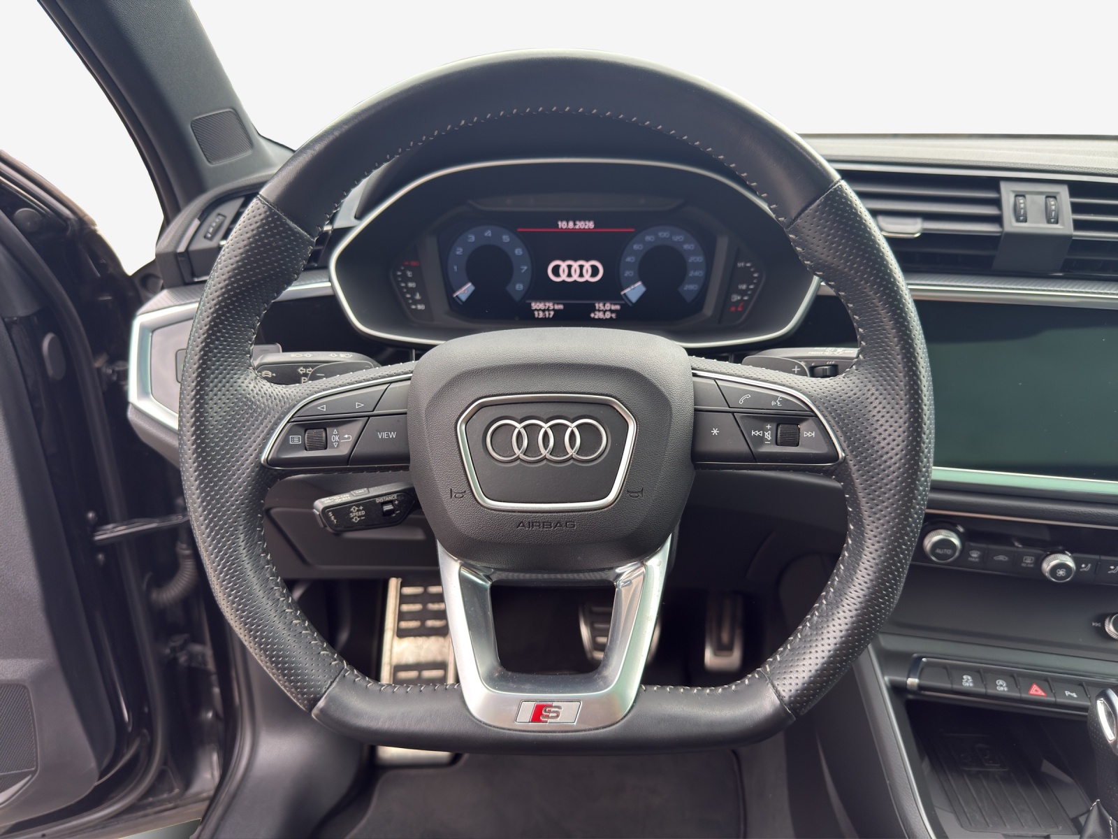AUDI Q3 35 TFSI S line Attraction S-tronic-image-9