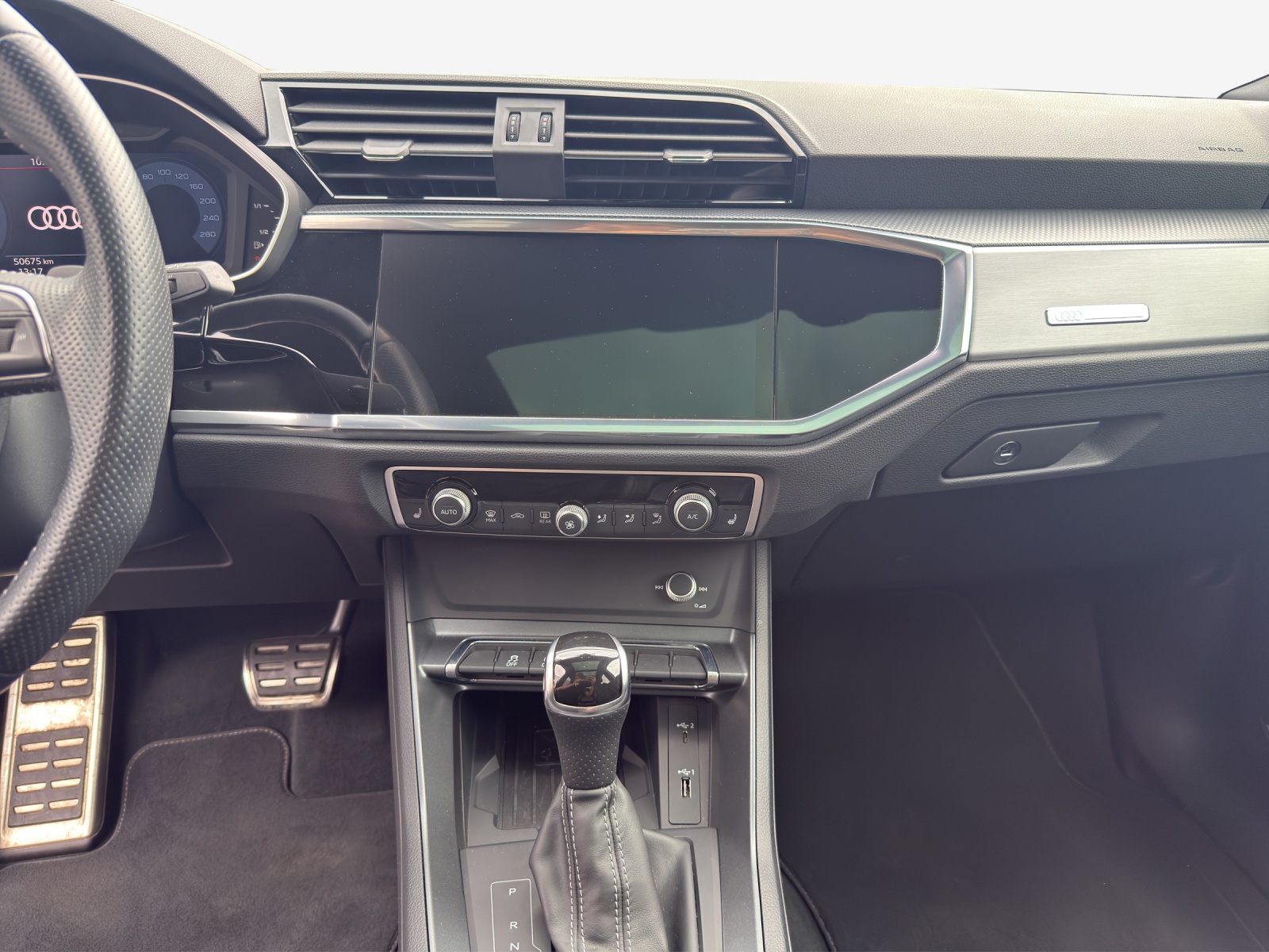 AUDI Q3 35 TFSI S line Attraction S-tronic-image-10