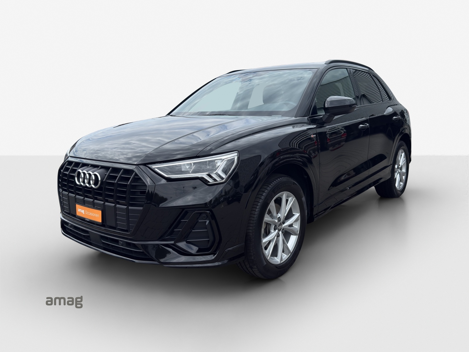 AUDI Q3 35 TFSI S line Attraction S-tronic-image-0