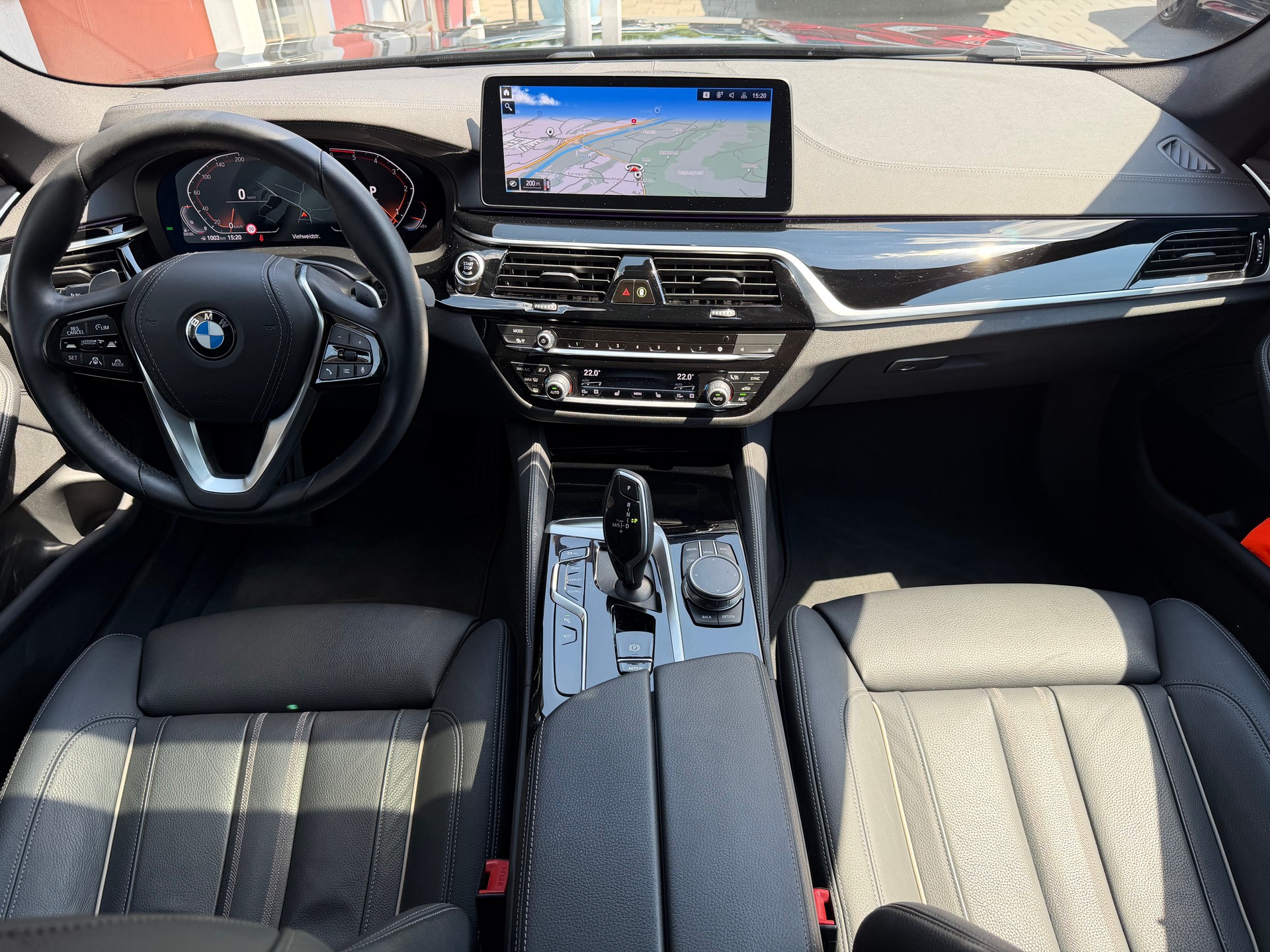 BMW 530d xDrive 48V Touring Luxury Line Steptronic-image-22