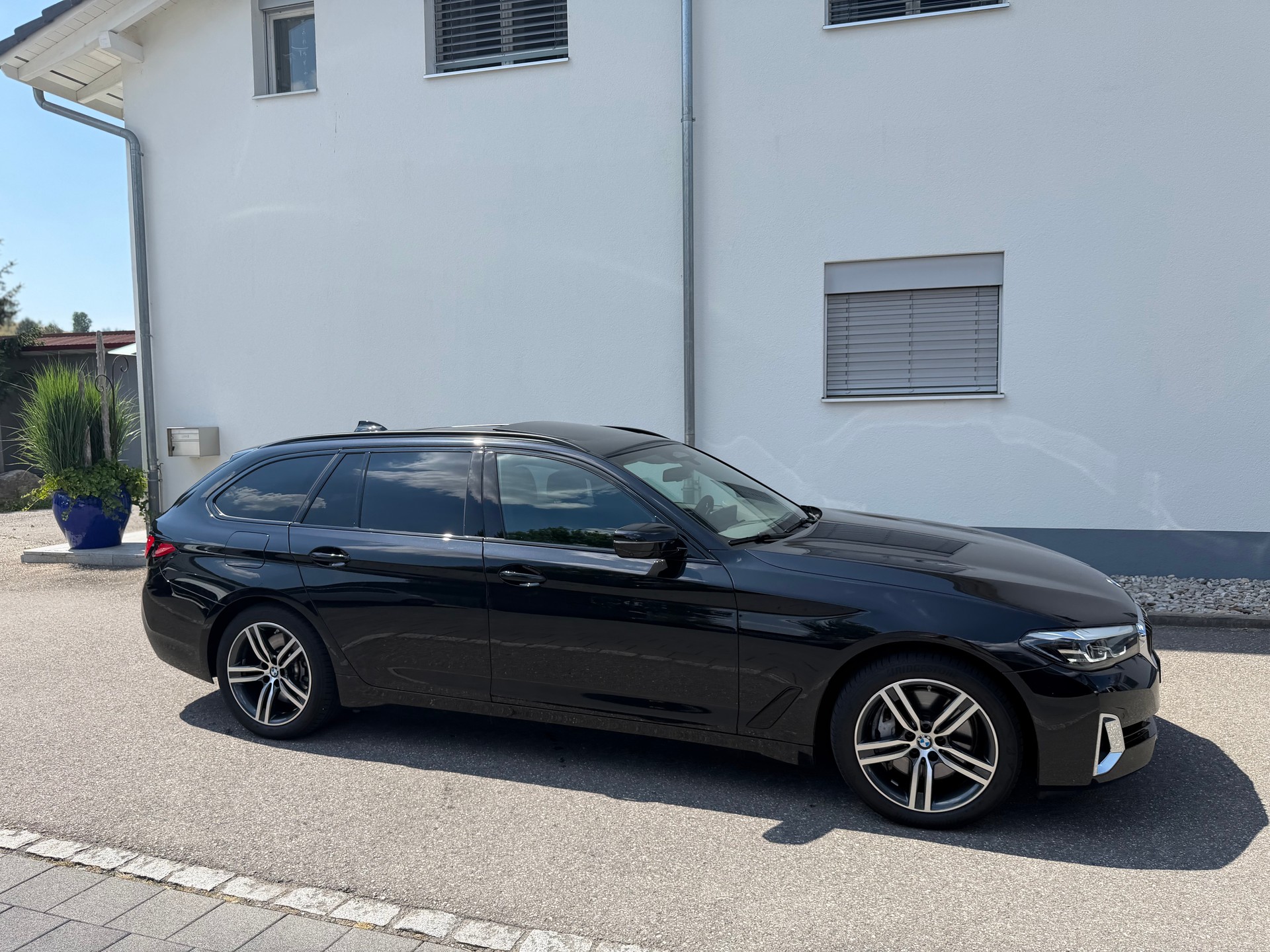 BMW 530d xDrive 48V Touring Luxury Line Steptronic-image-3