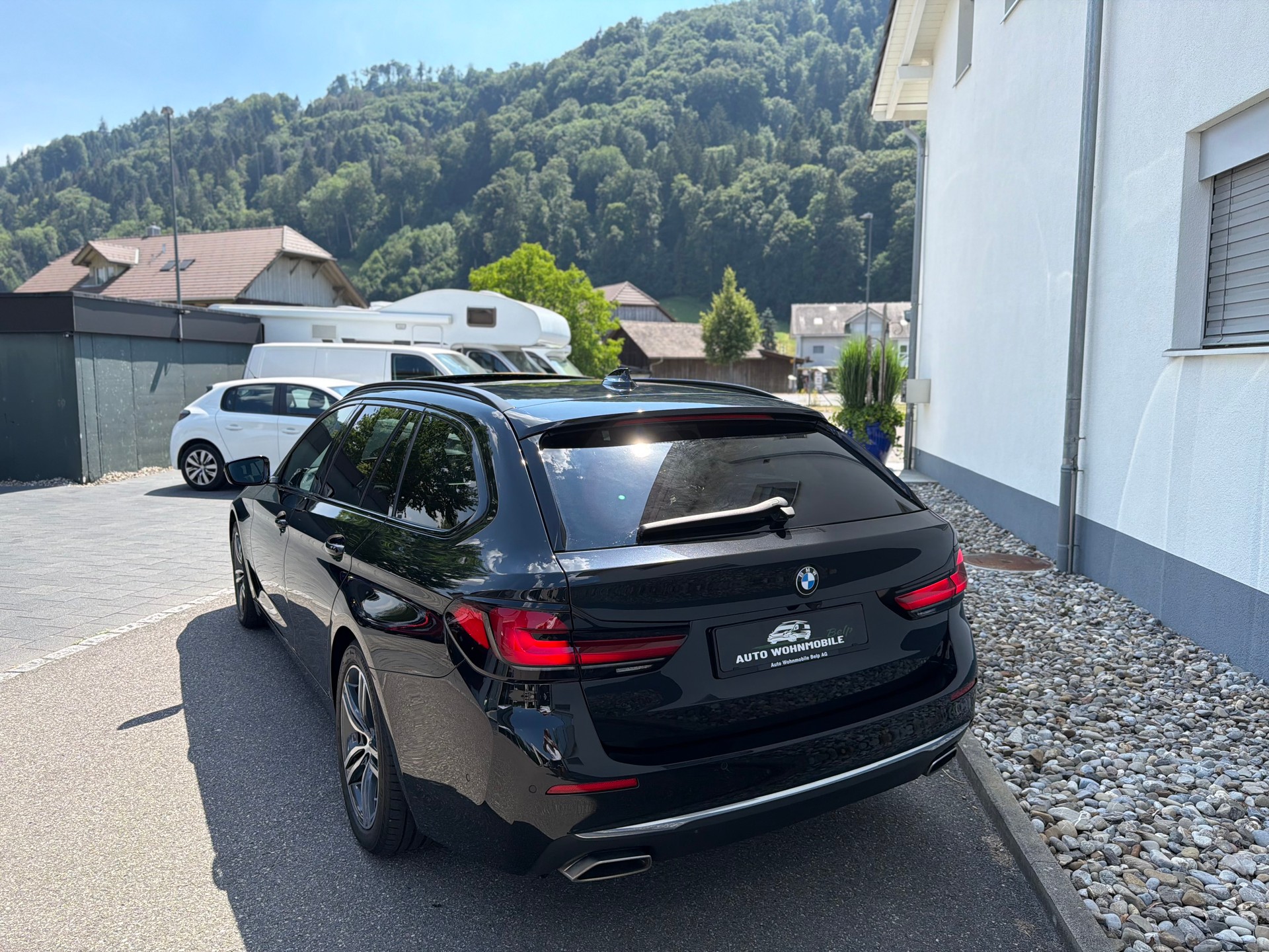 BMW 530d xDrive 48V Touring Luxury Line Steptronic-image-14