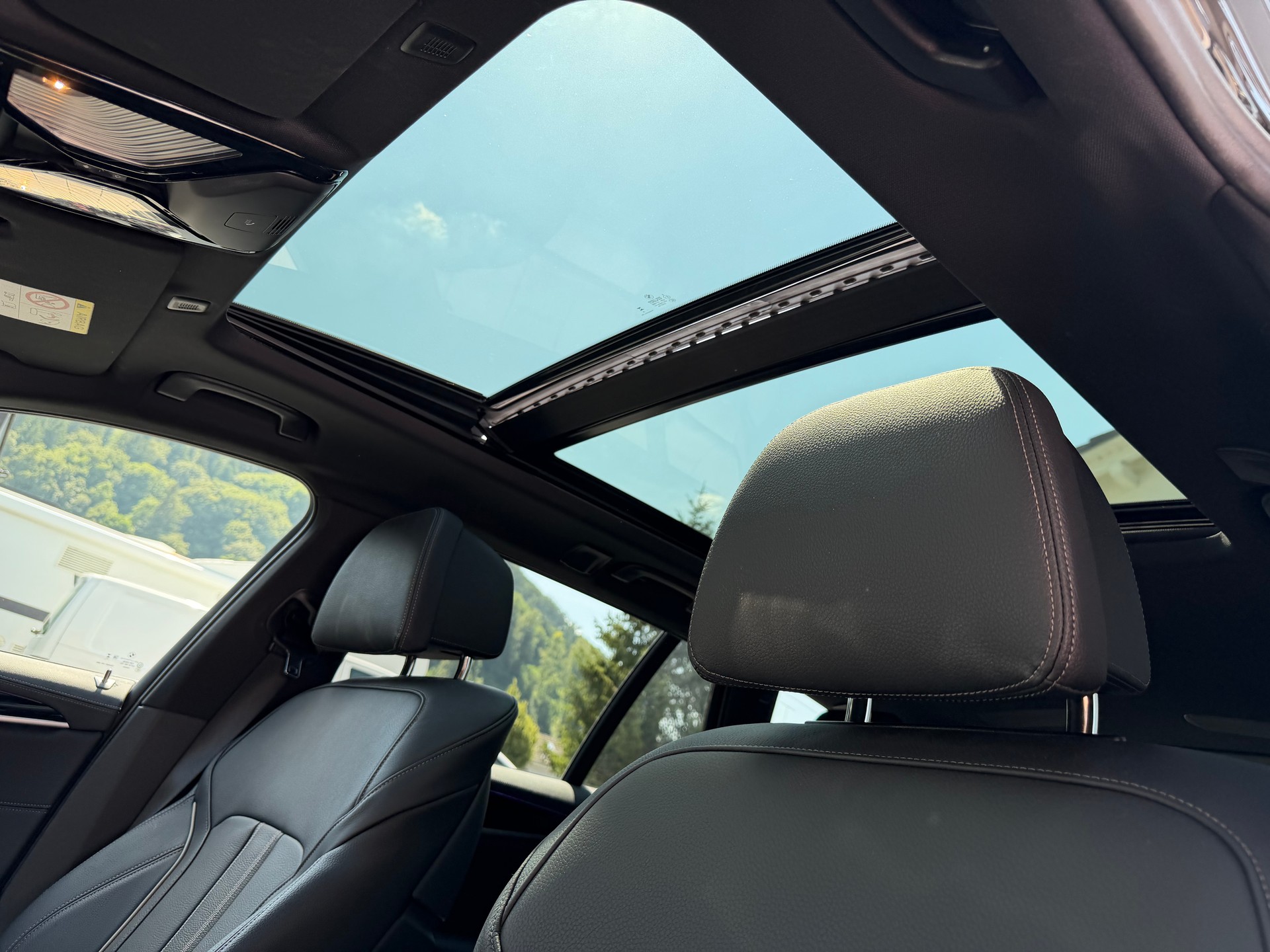 BMW 530d xDrive 48V Touring Luxury Line Steptronic-image-28