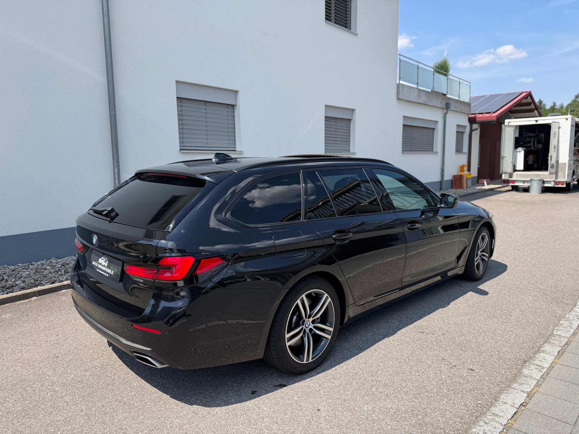 BMW 530d xDrive 48V Touring Luxury Line Steptronic-image-5