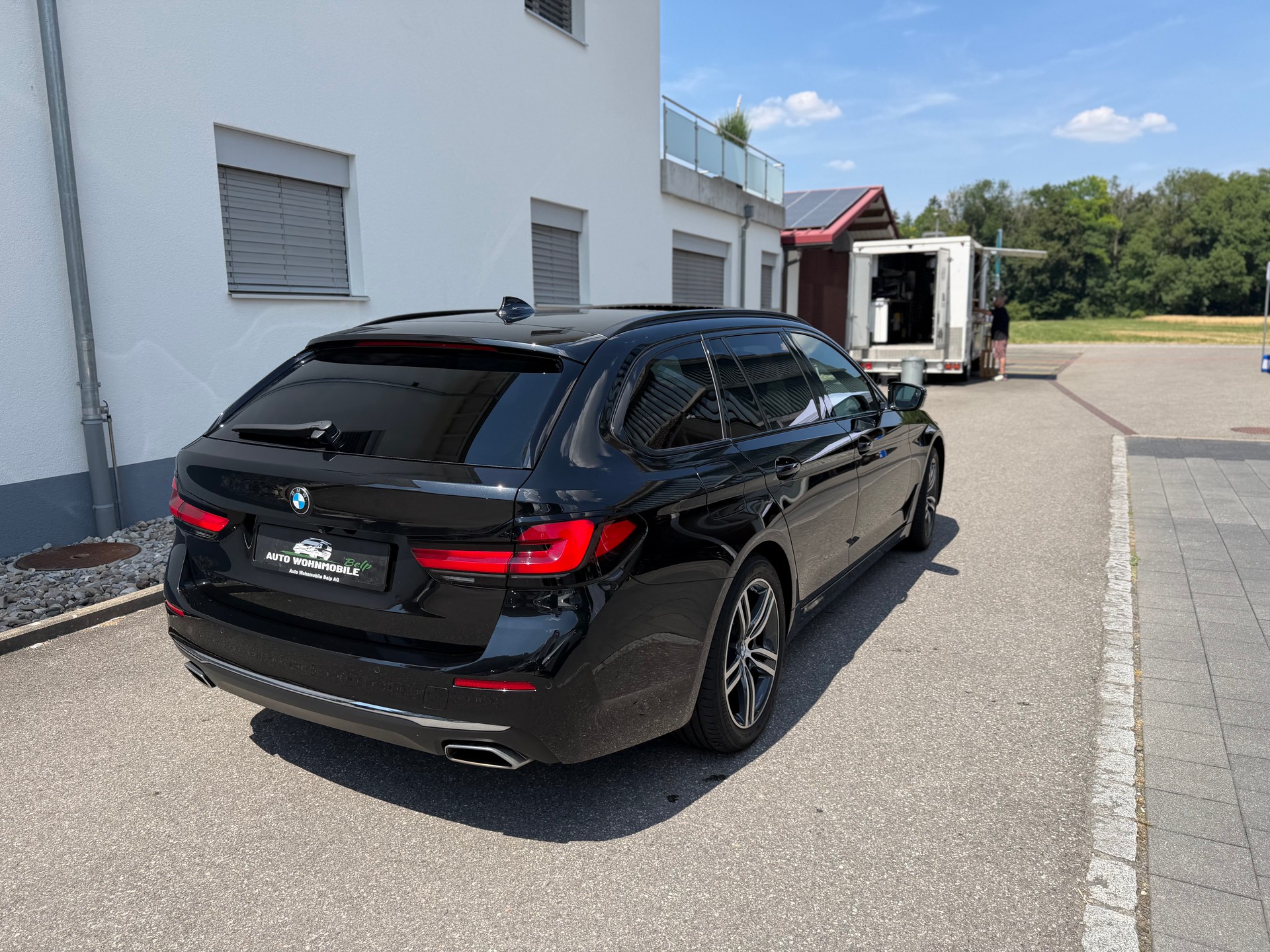 BMW 530d xDrive 48V Touring Luxury Line Steptronic-image-6