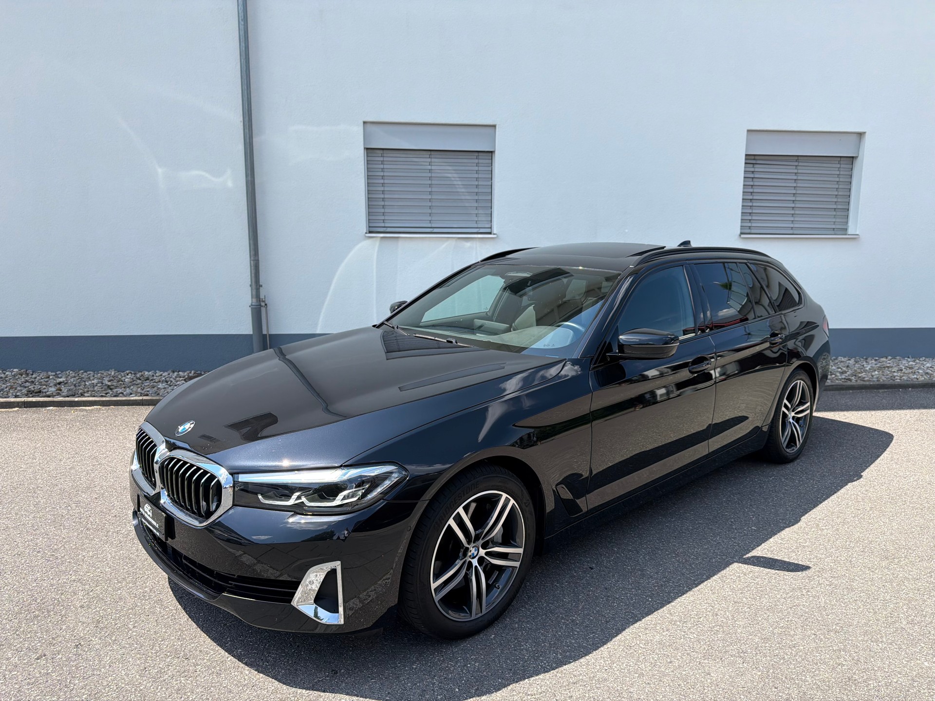 BMW 530d xDrive 48V Touring Luxury Line Steptronic-image-10