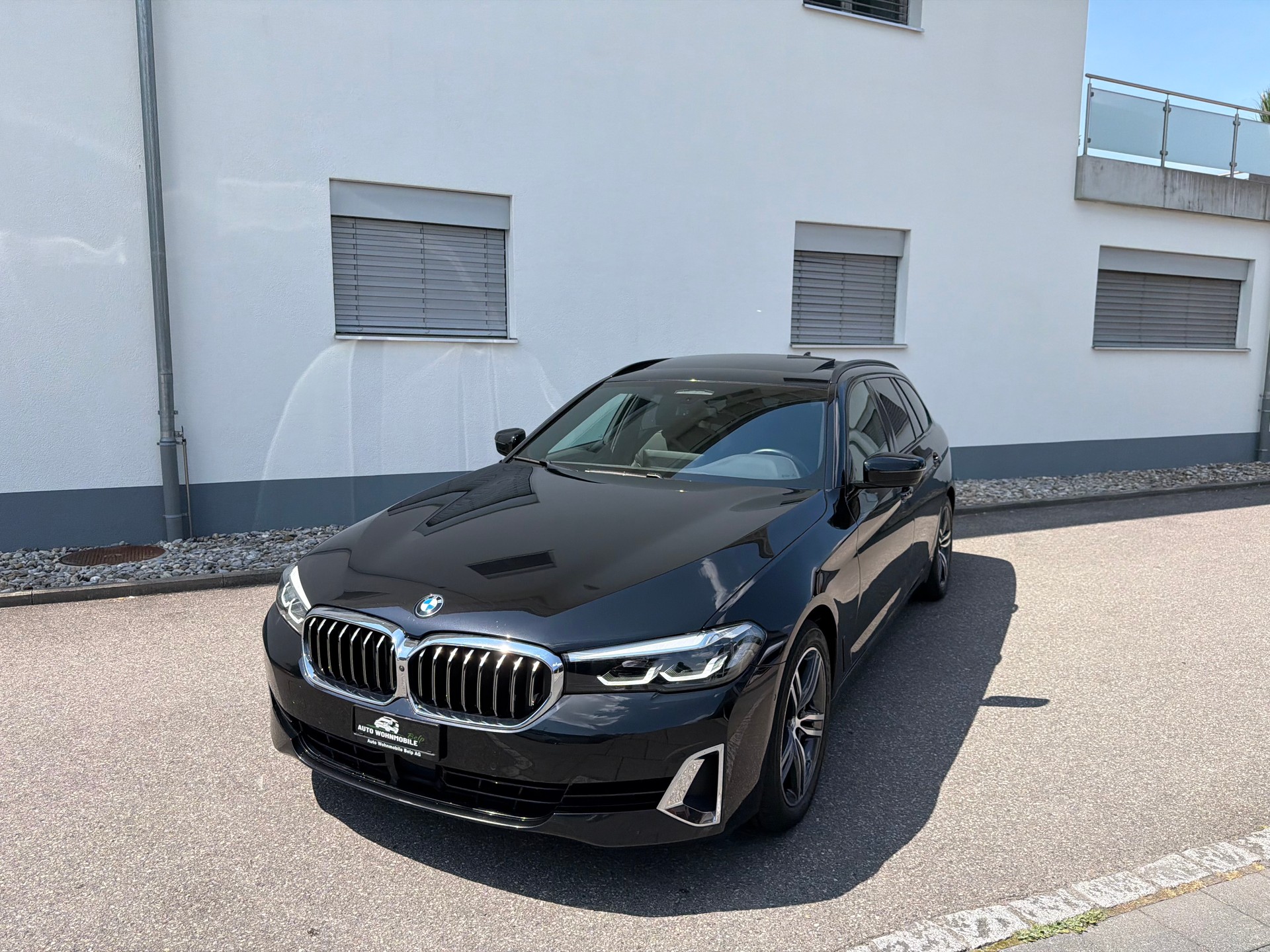 BMW 530d xDrive 48V Touring Luxury Line Steptronic-image-9