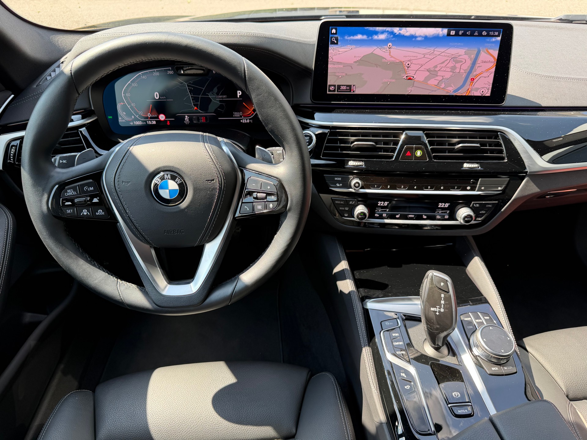 BMW 530d xDrive 48V Touring Luxury Line Steptronic-image-23