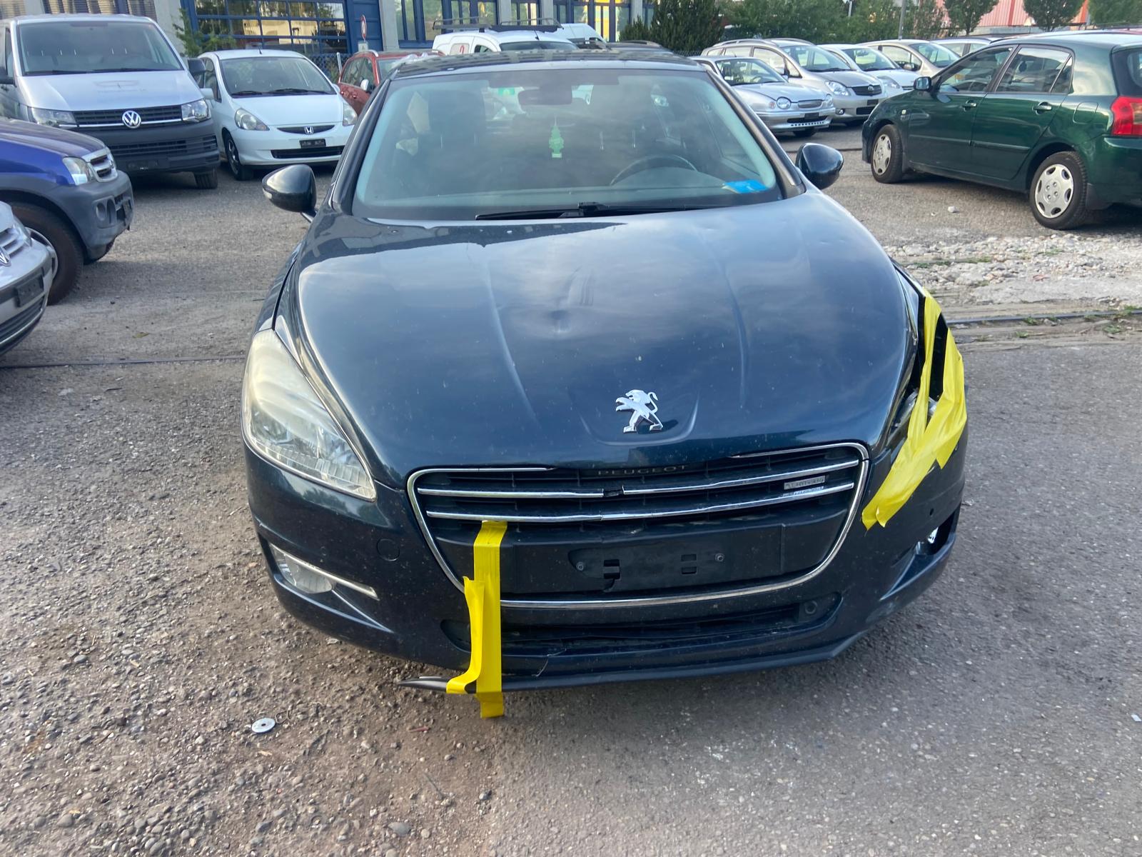 PEUGEOT 508 2.0 HDI Hybrid4 Allure EGS6-image-2