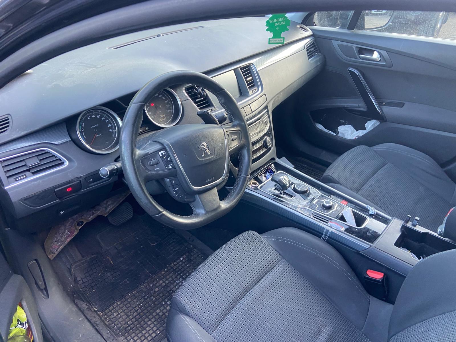PEUGEOT 508 2.0 HDI Hybrid4 Allure EGS6-image-9