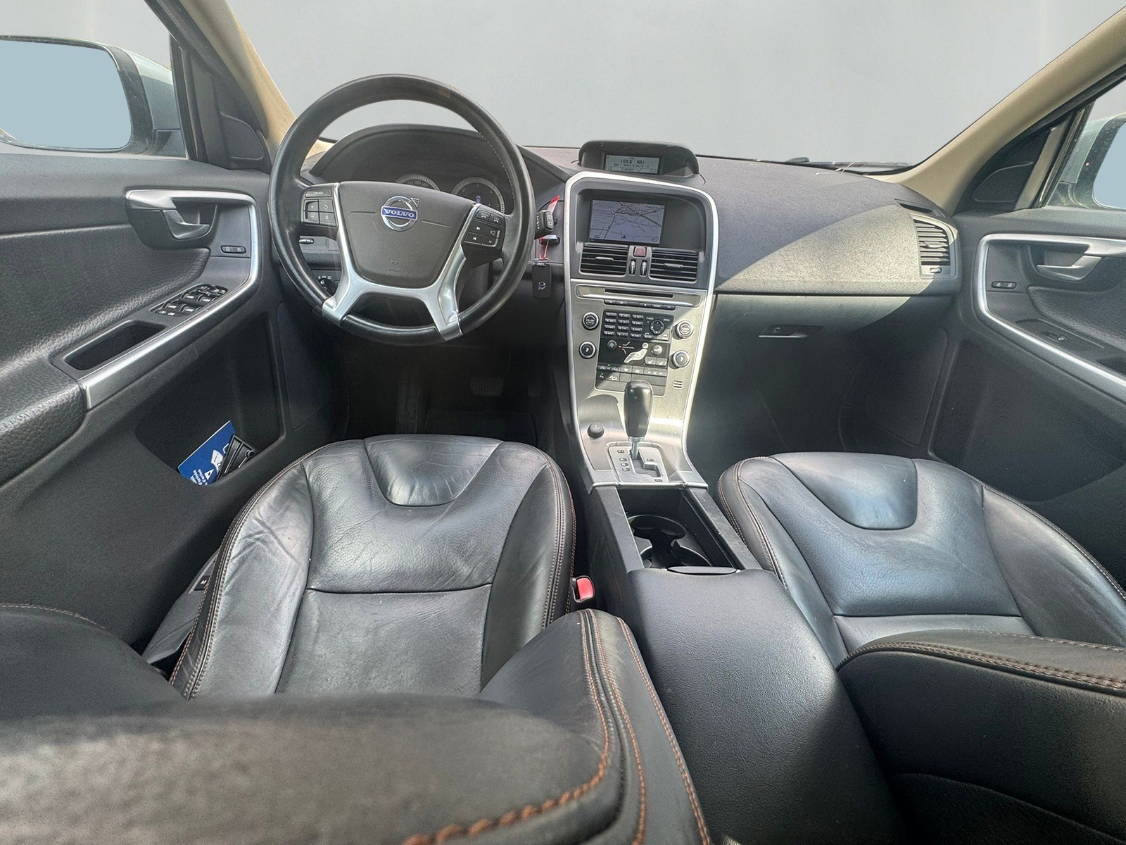 VOLVO XC60 D5 AWD Summum Geartronic-image-12