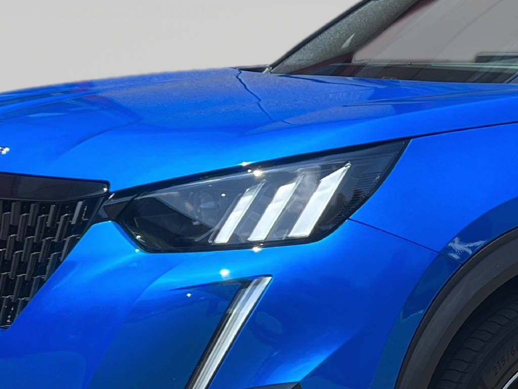 PEUGEOT 2008 1.2 Pure Tech GT EAT8-image-2