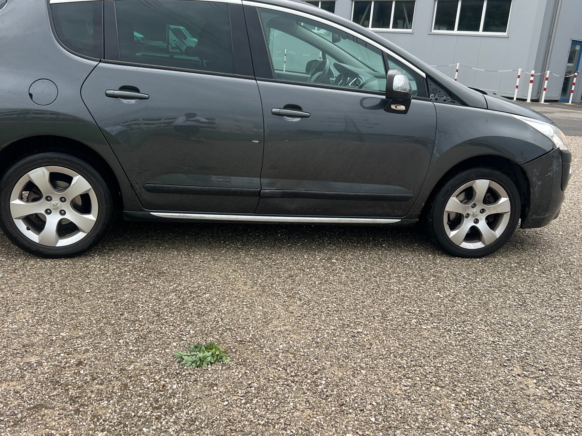 PEUGEOT 3008 1.6 16V T Allure Tiptronic-image-6