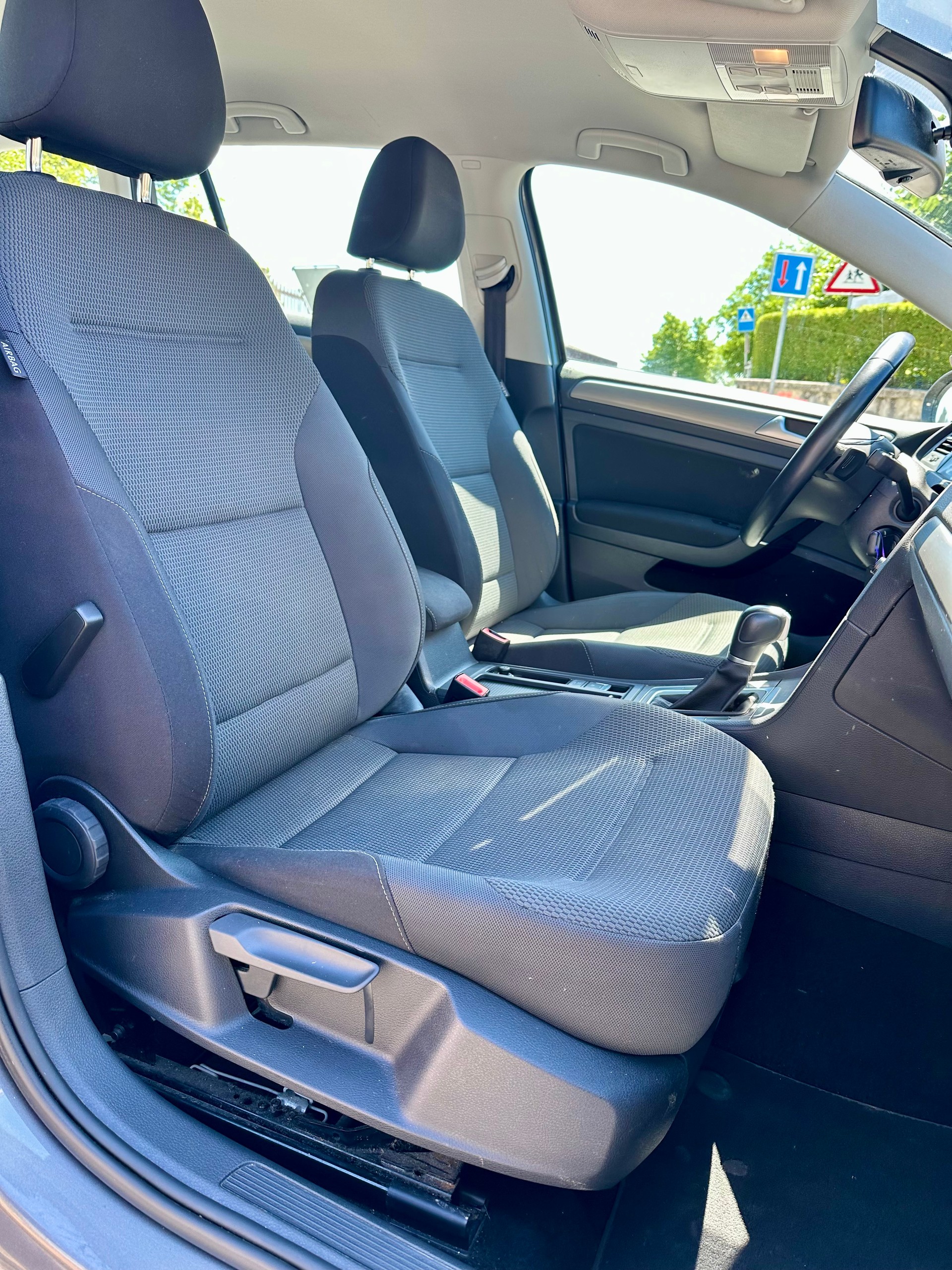 VW Golf Variant 1.4 TSI Comfortline DSG-image-12