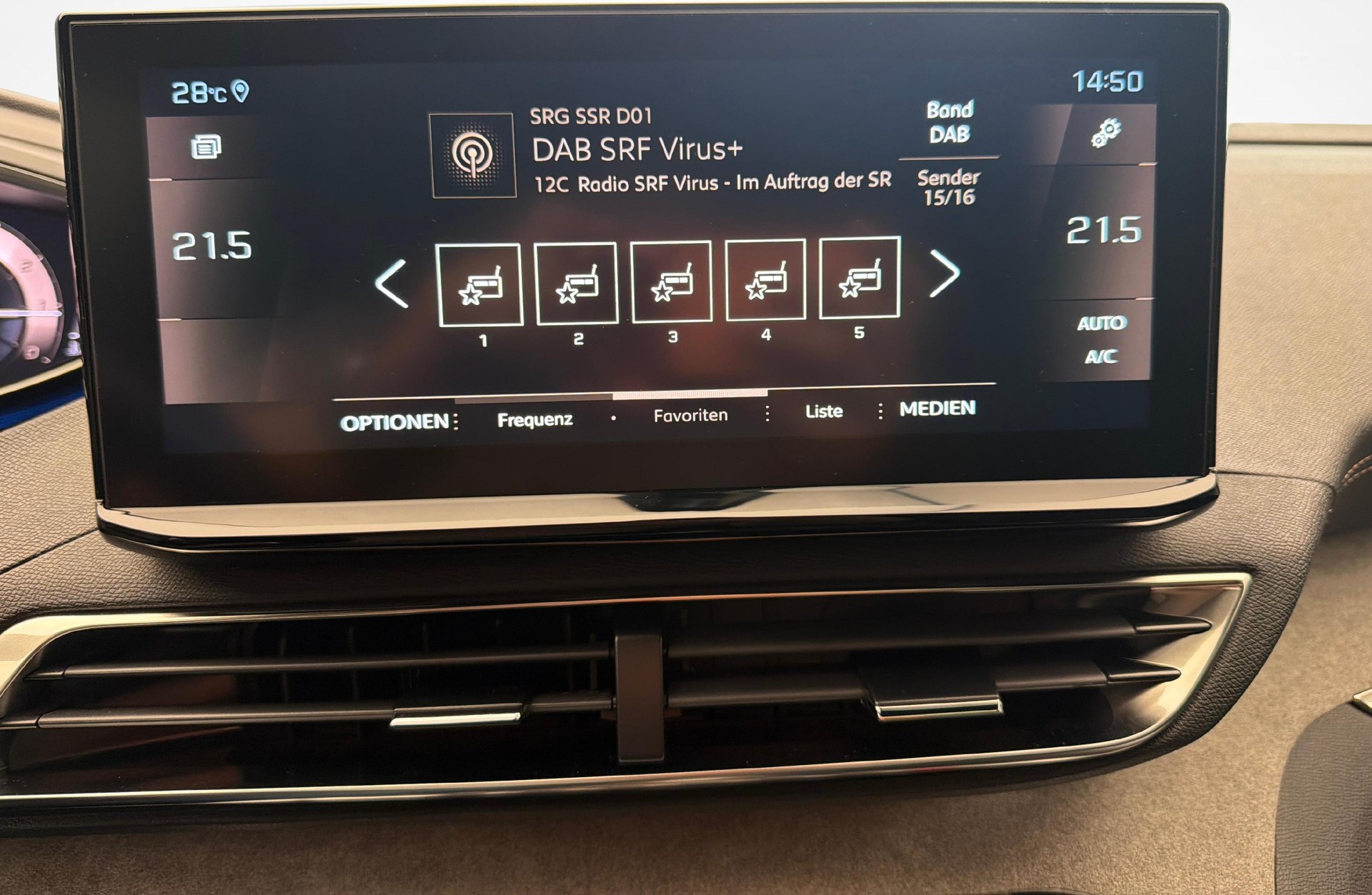 PEUGEOT 3008 1.2 PureTech GT-image-15