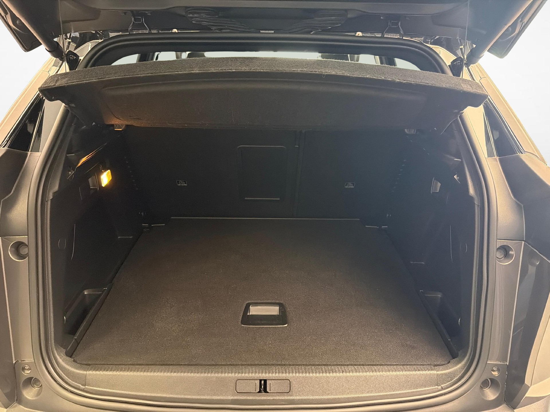 PEUGEOT 3008 1.2 PureTech GT-image-12