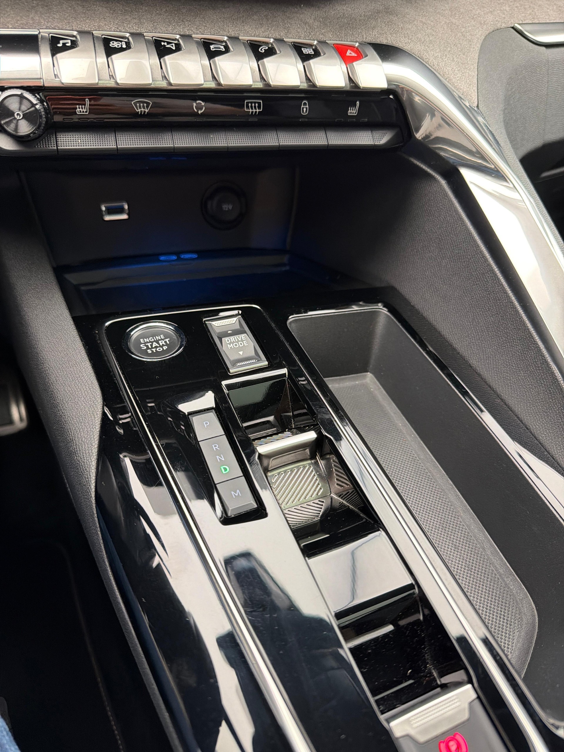 PEUGEOT 3008 1.2 PureTech GT-image-20