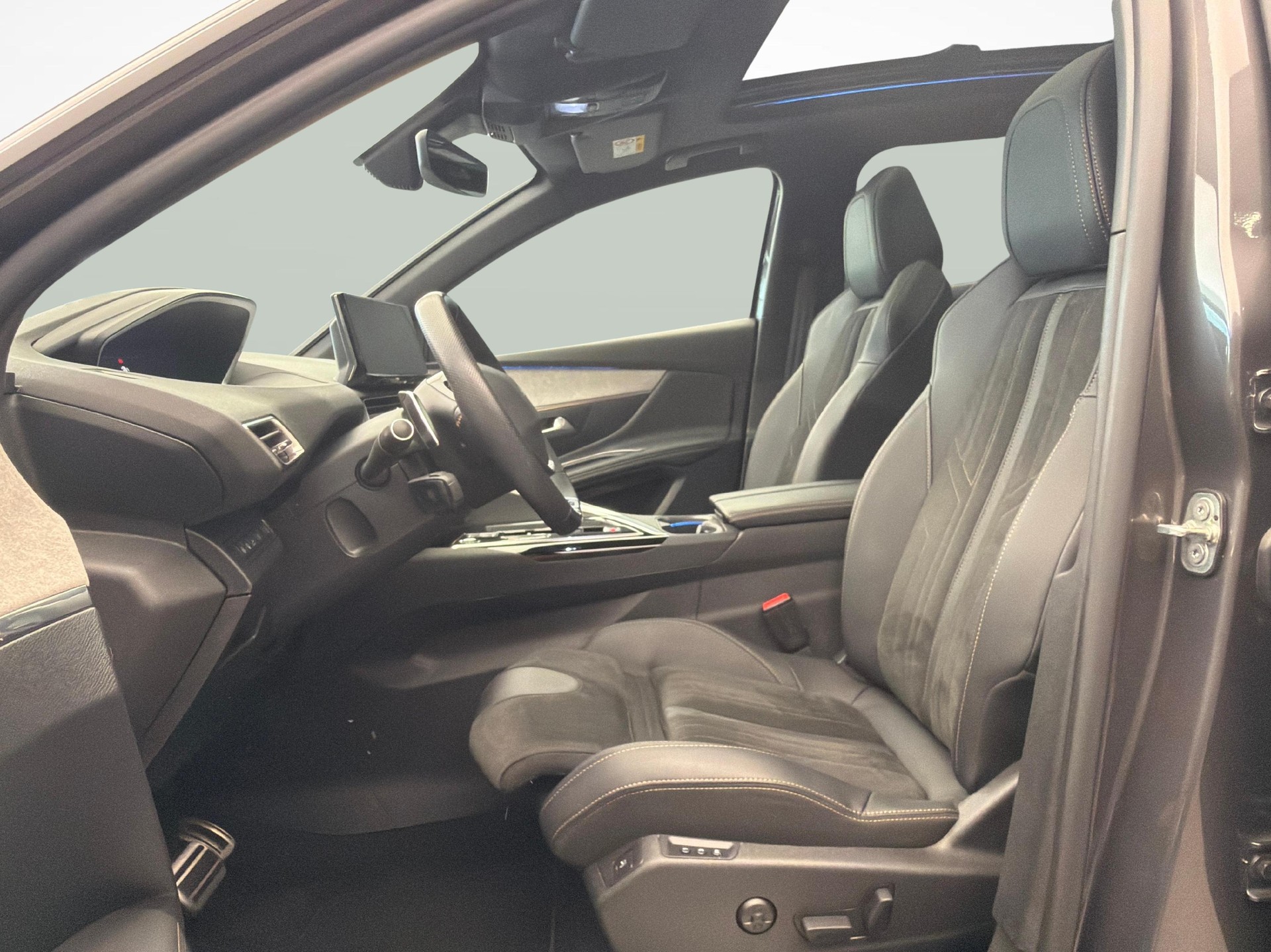 PEUGEOT 3008 1.2 PureTech GT-image-10