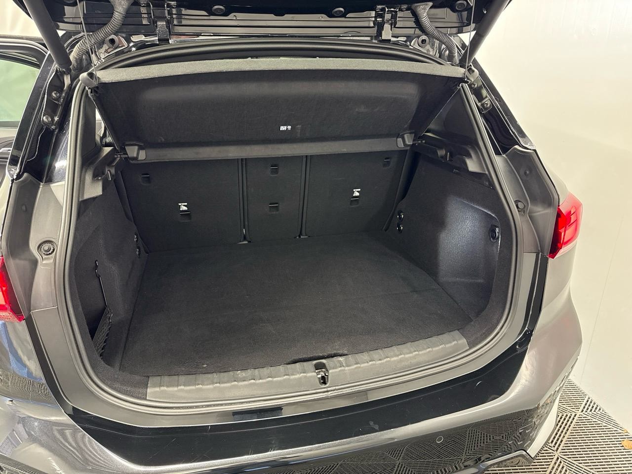 BMW 218d Active Tourer M Sport DKG-image-12
