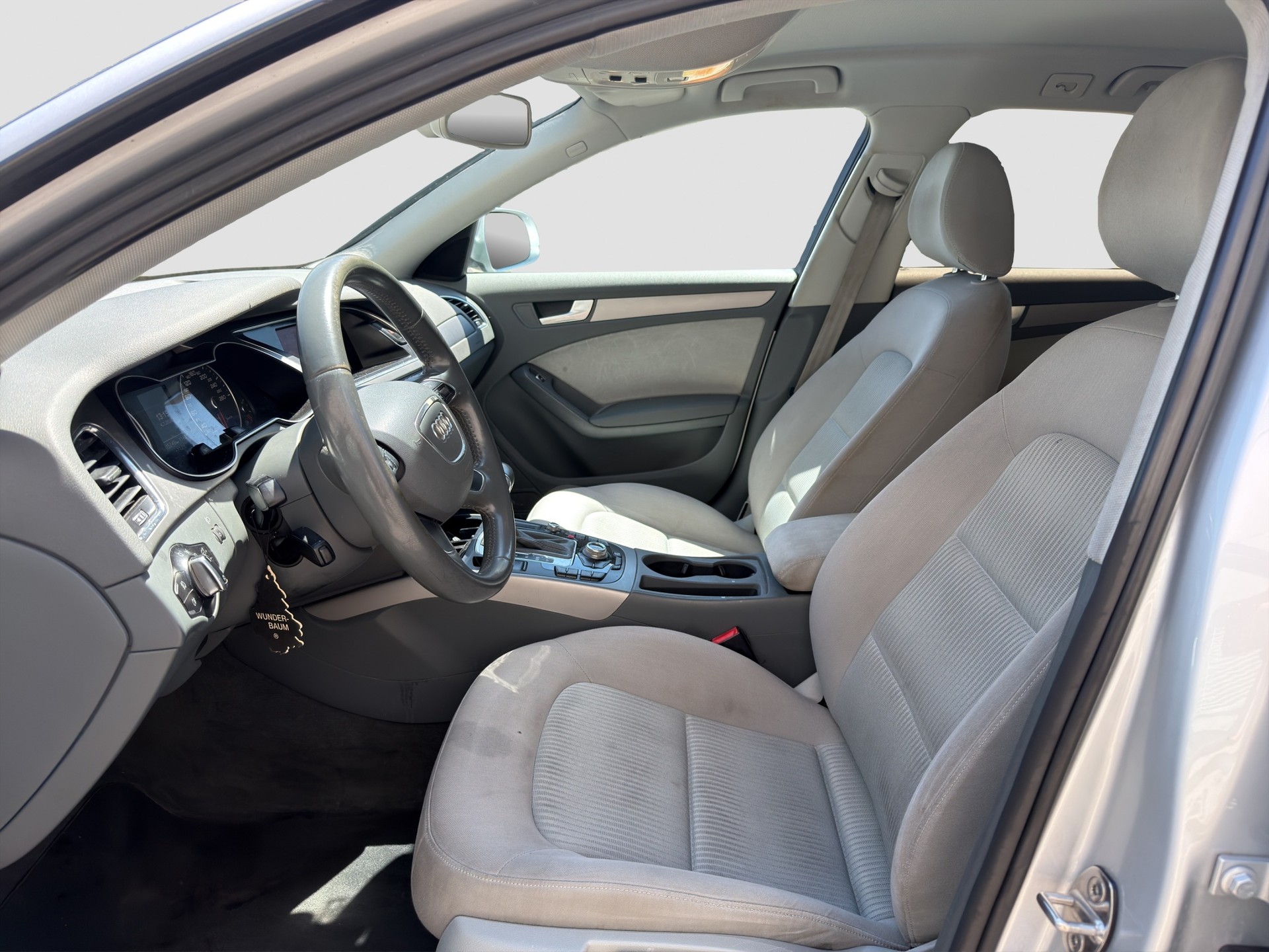 AUDI A4 Avant 2.0 TDI multitronic-image-8