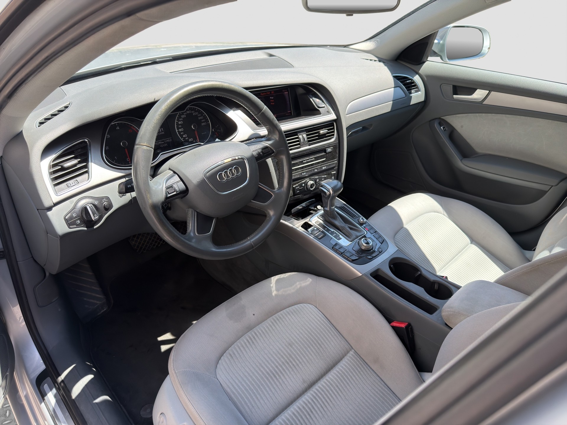 AUDI A4 Avant 2.0 TDI multitronic-image-9