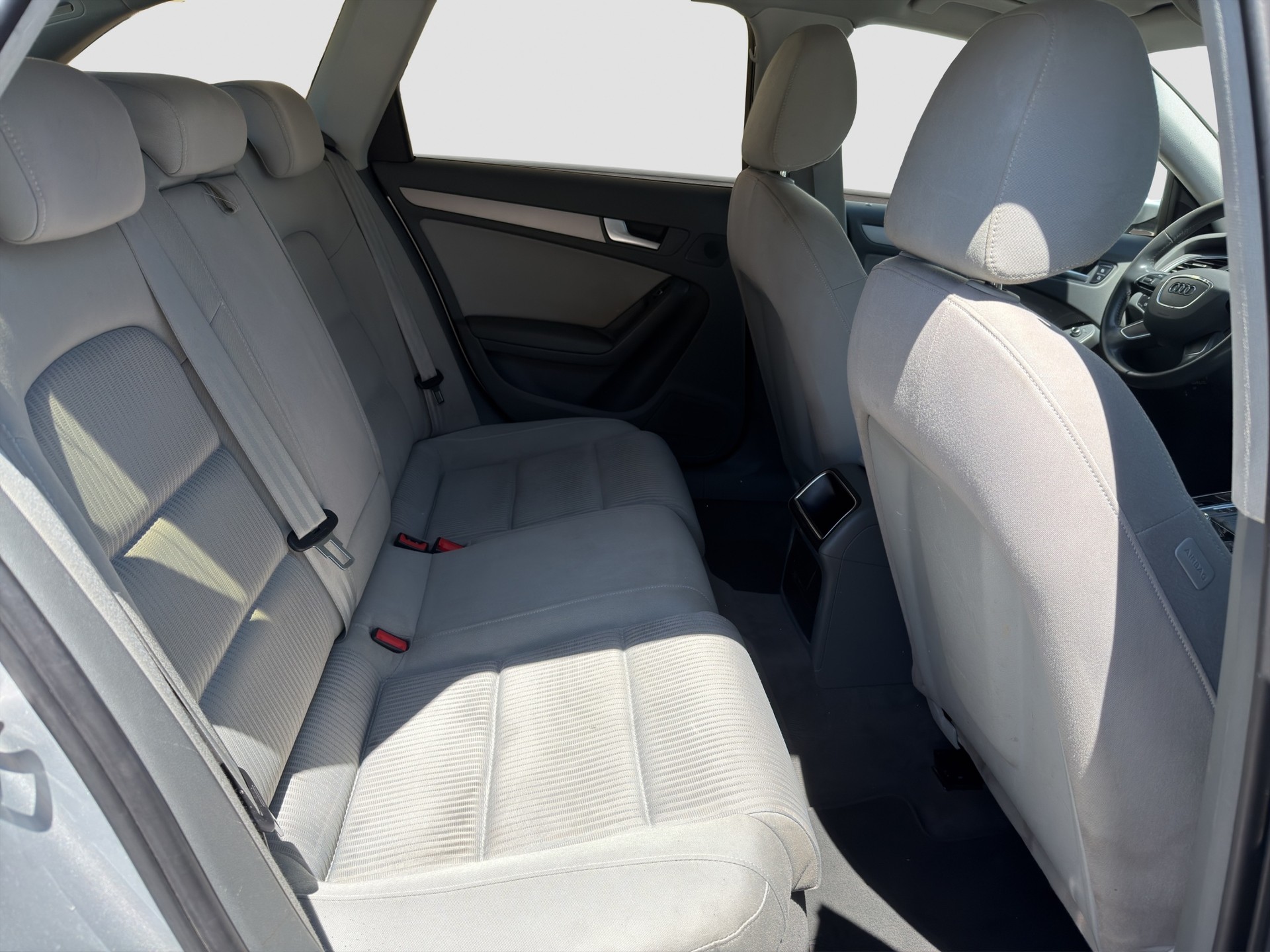 AUDI A4 Avant 2.0 TDI multitronic-image-14