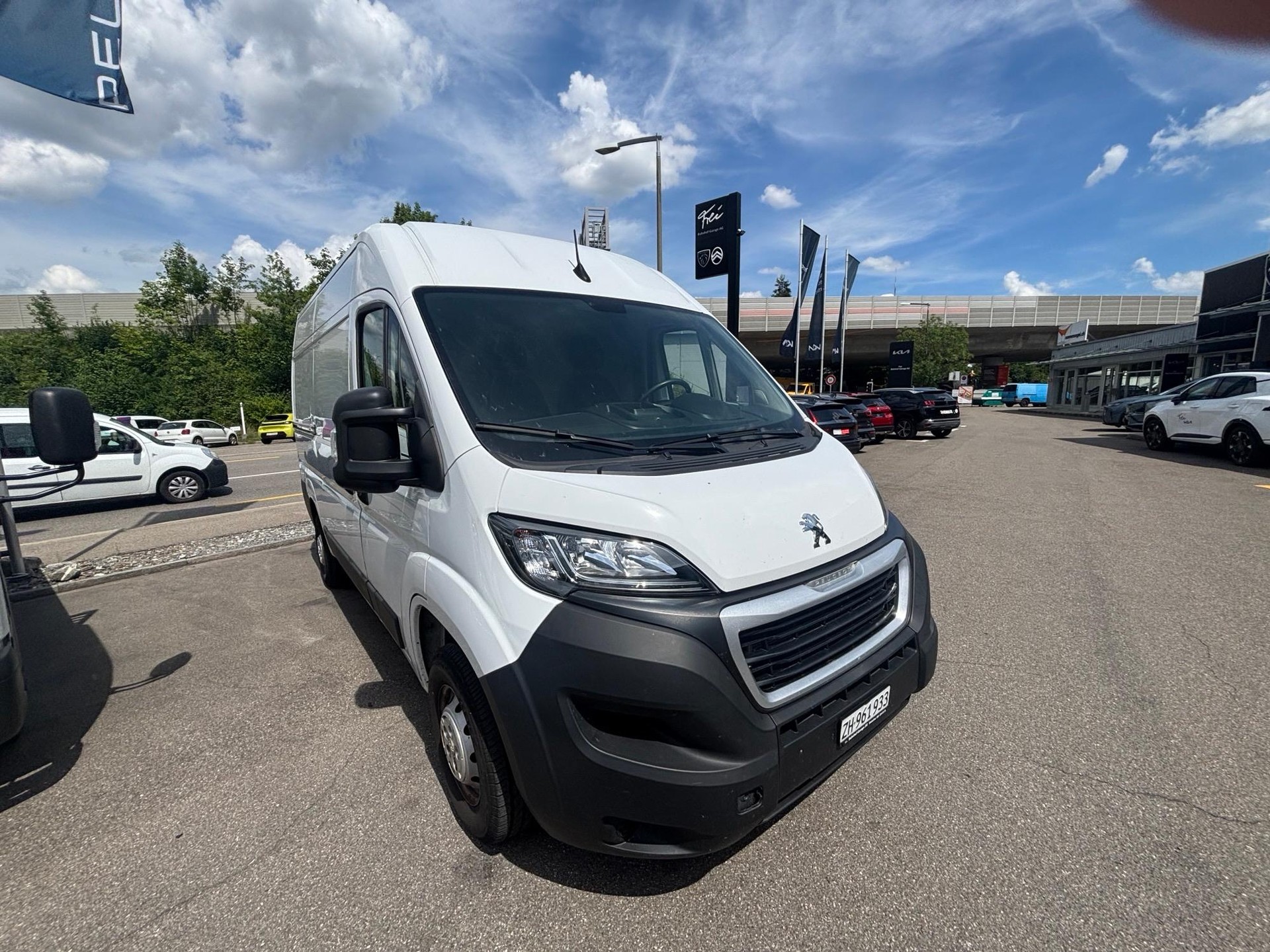 PEUGEOT Boxer Kaw. 335 L2H1 2.2 BlueHDi 140 S/S-image-2