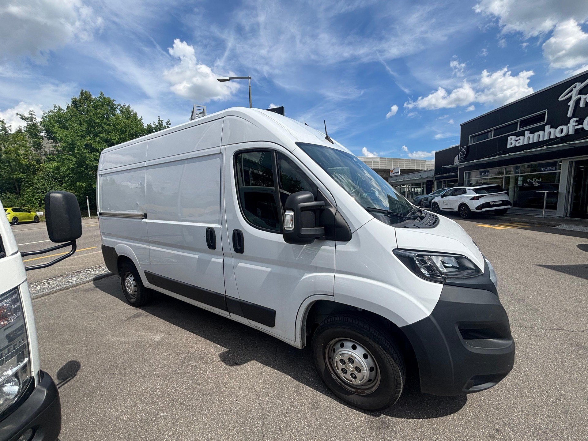 PEUGEOT Boxer Kaw. 335 L2H1 2.2 BlueHDi 140 S/S-image-3