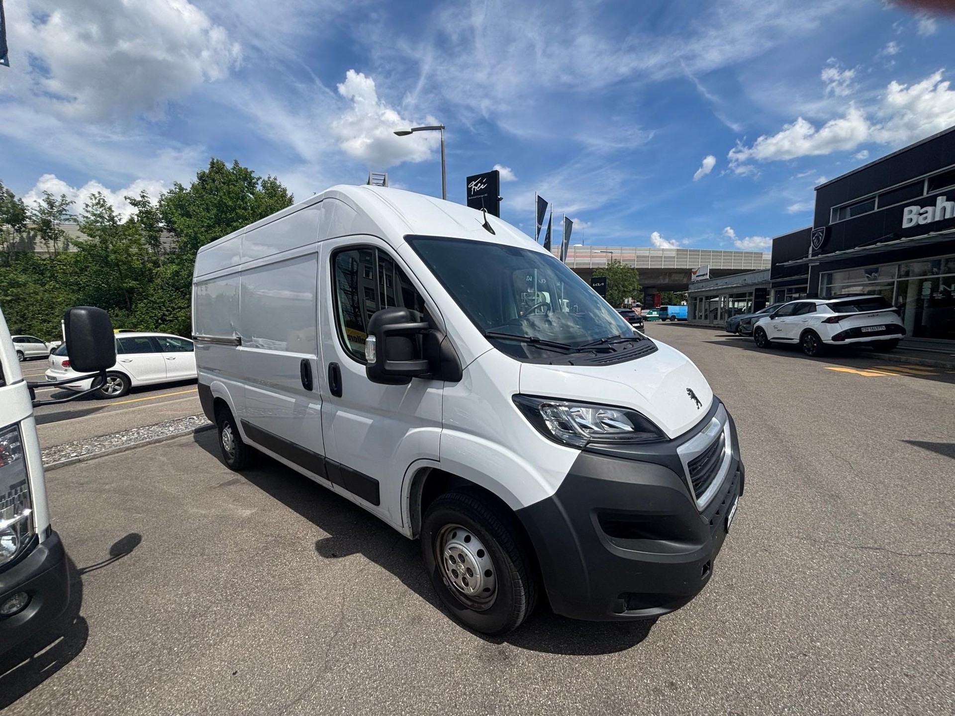 PEUGEOT Boxer Kaw. 335 L2H1 2.2 BlueHDi 140 S/S-image-1