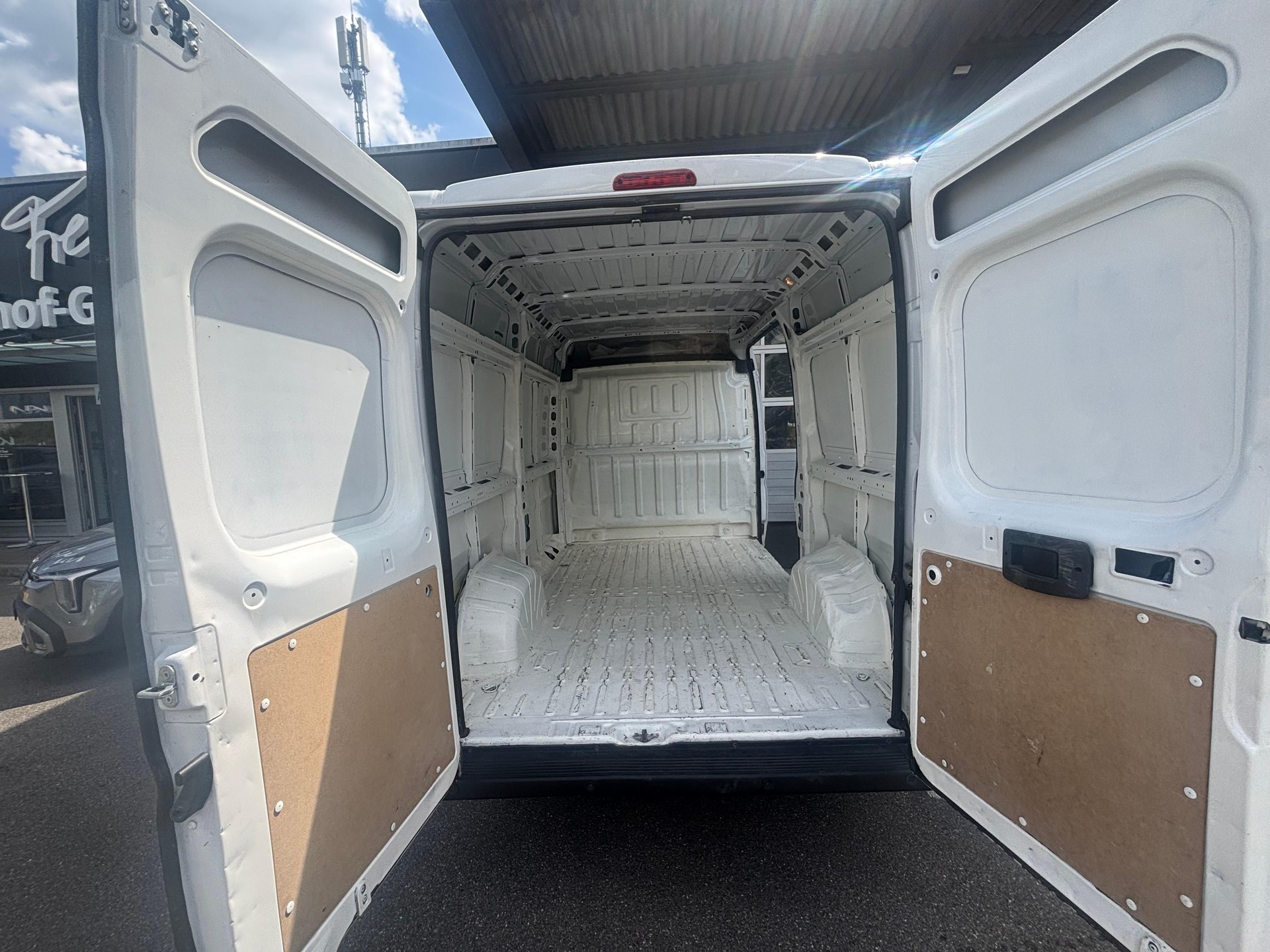 PEUGEOT Boxer Kaw. 335 L2H1 2.2 BlueHDi 140 S/S-image-7