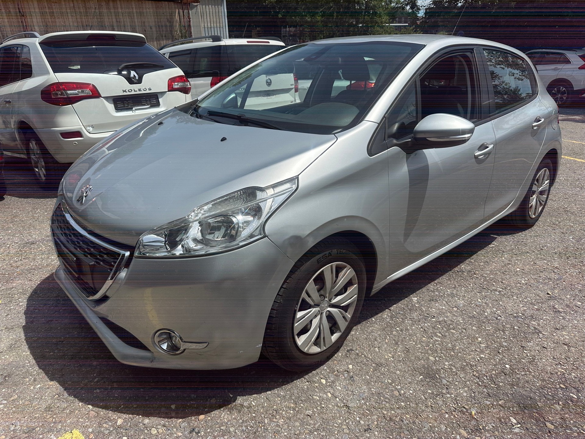 PEUGEOT 208 1.4 e-HDi Active EGS5-image-2