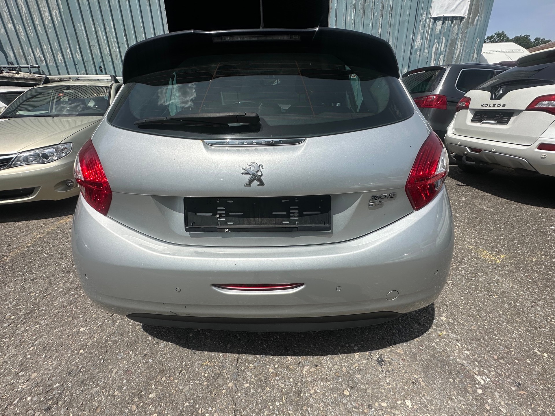 PEUGEOT 208 1.4 e-HDi Active EGS5-image-5