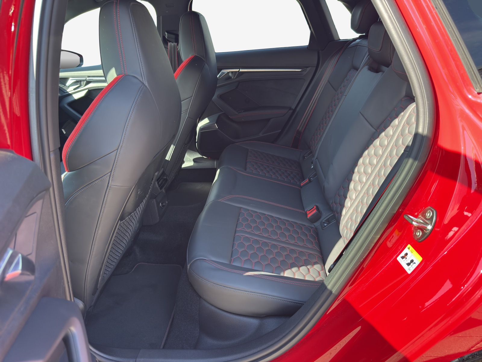 AUDI RS3 Sportback 2.5 TSI quattro S-tronic-image-11