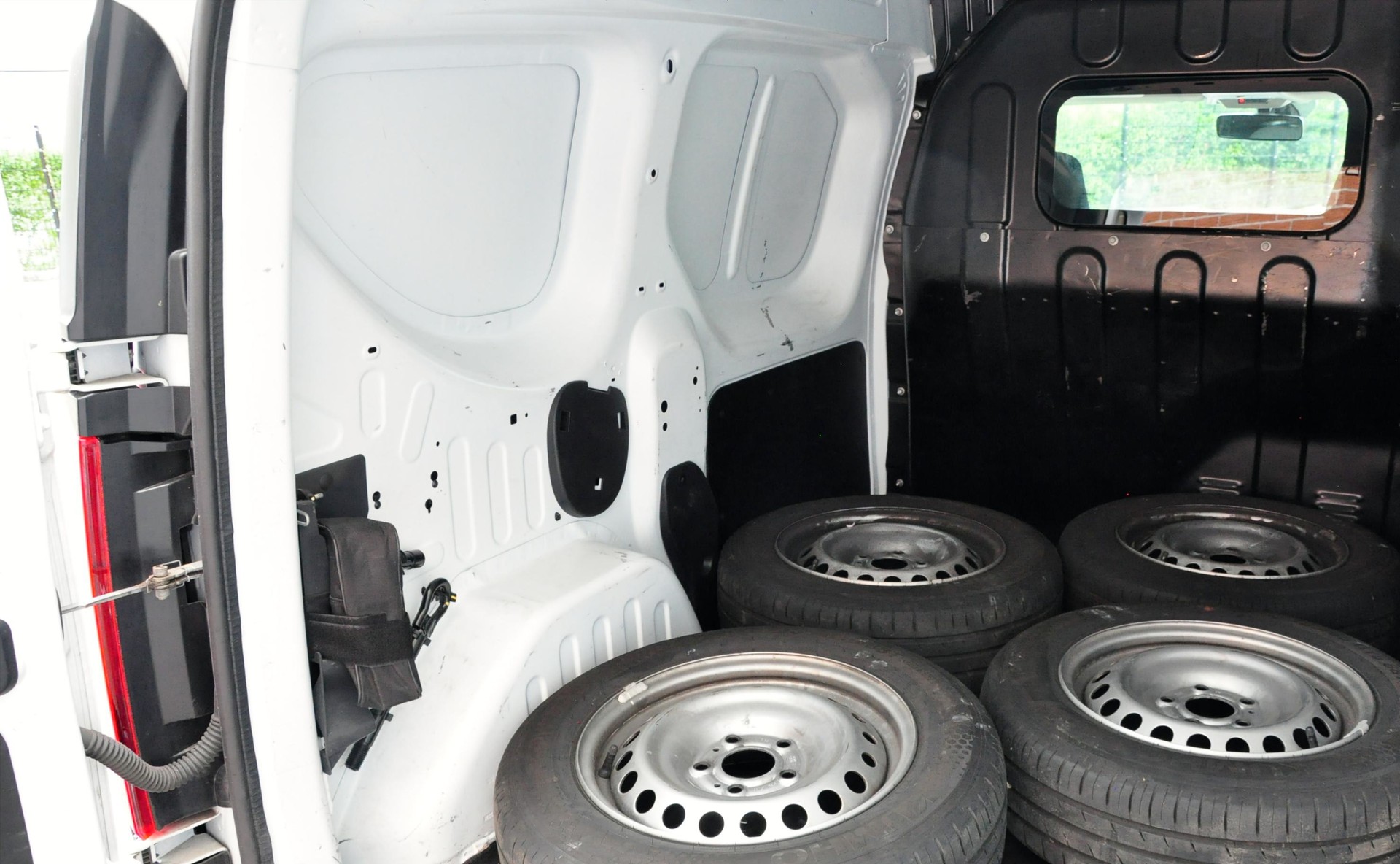 RENAULT Express 1.5 Blue dCi 95 Advance-image-10