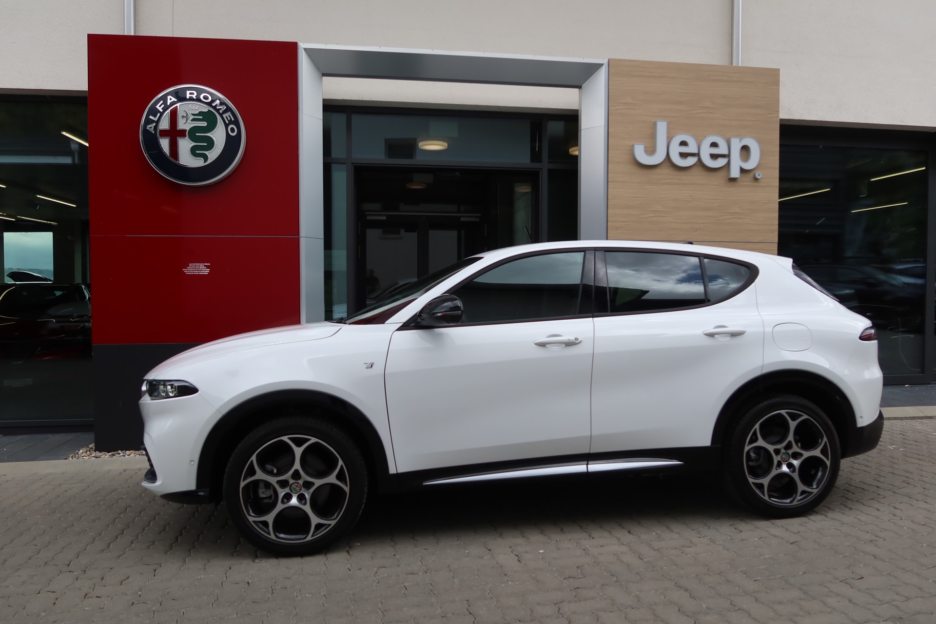 ALFA ROMEO Tonale PHEV Q4 Ti P. Prem-image-3