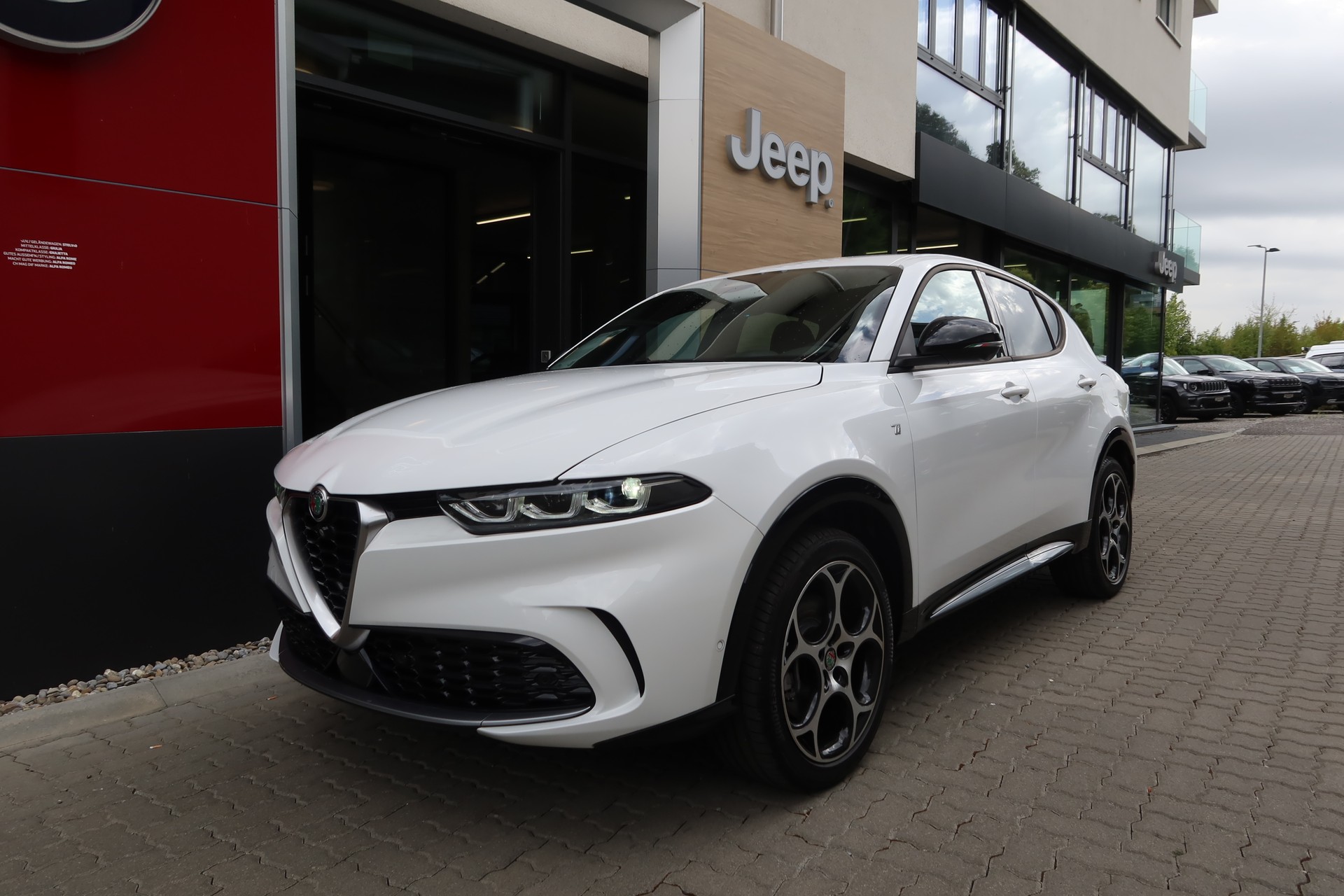 ALFA ROMEO Tonale PHEV Q4 Ti P. Prem-image-1